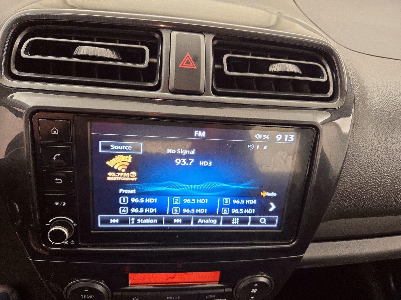 2024 Mitsubishi Mirage ES - Photo 16
