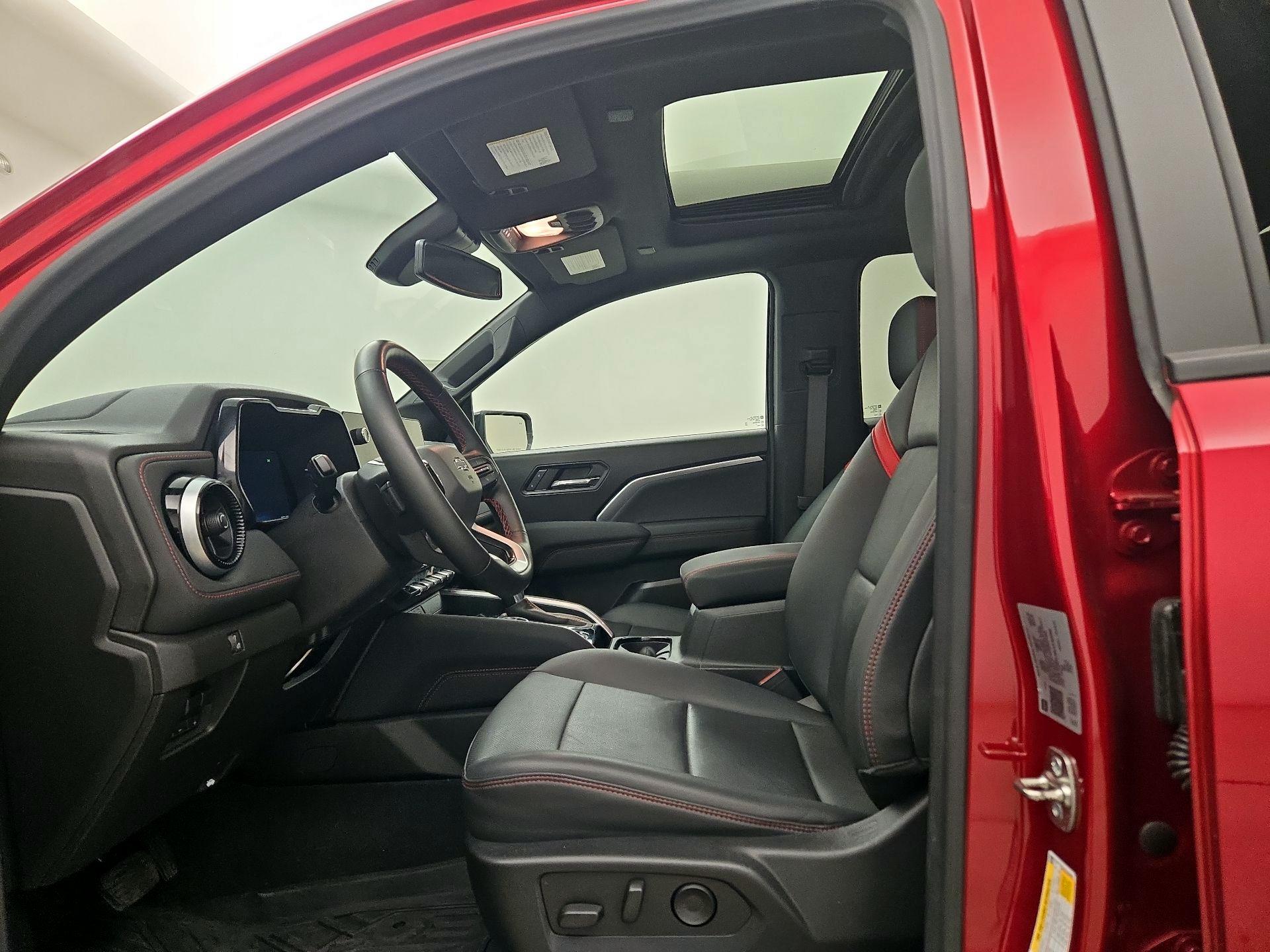 Thumbnail: 2024 Chevrolet Colorado - 11