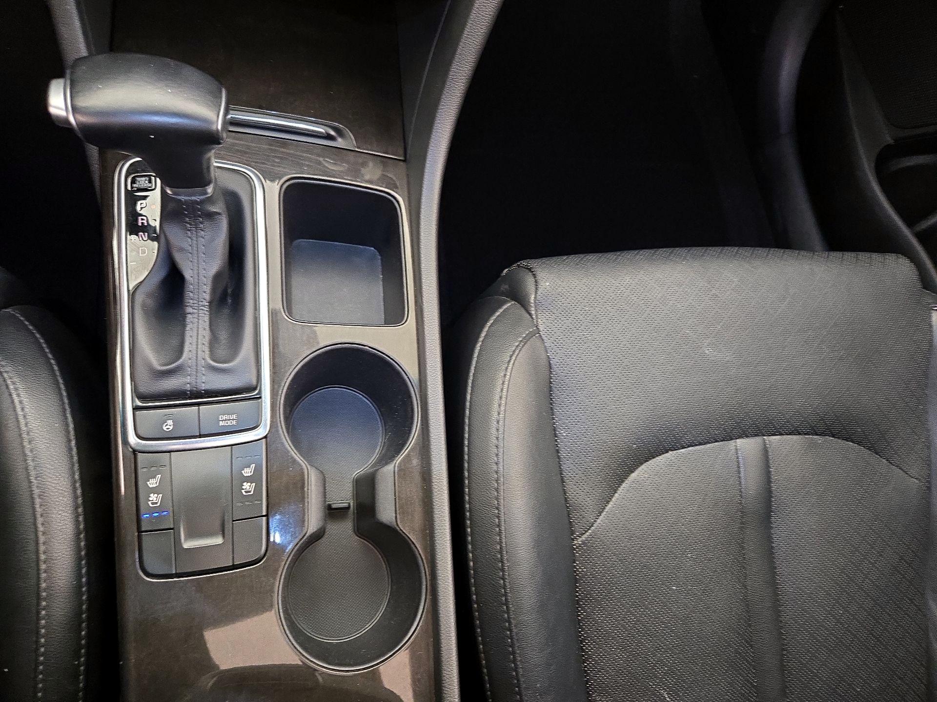 Thumbnail: 2016 Kia Optima - 17