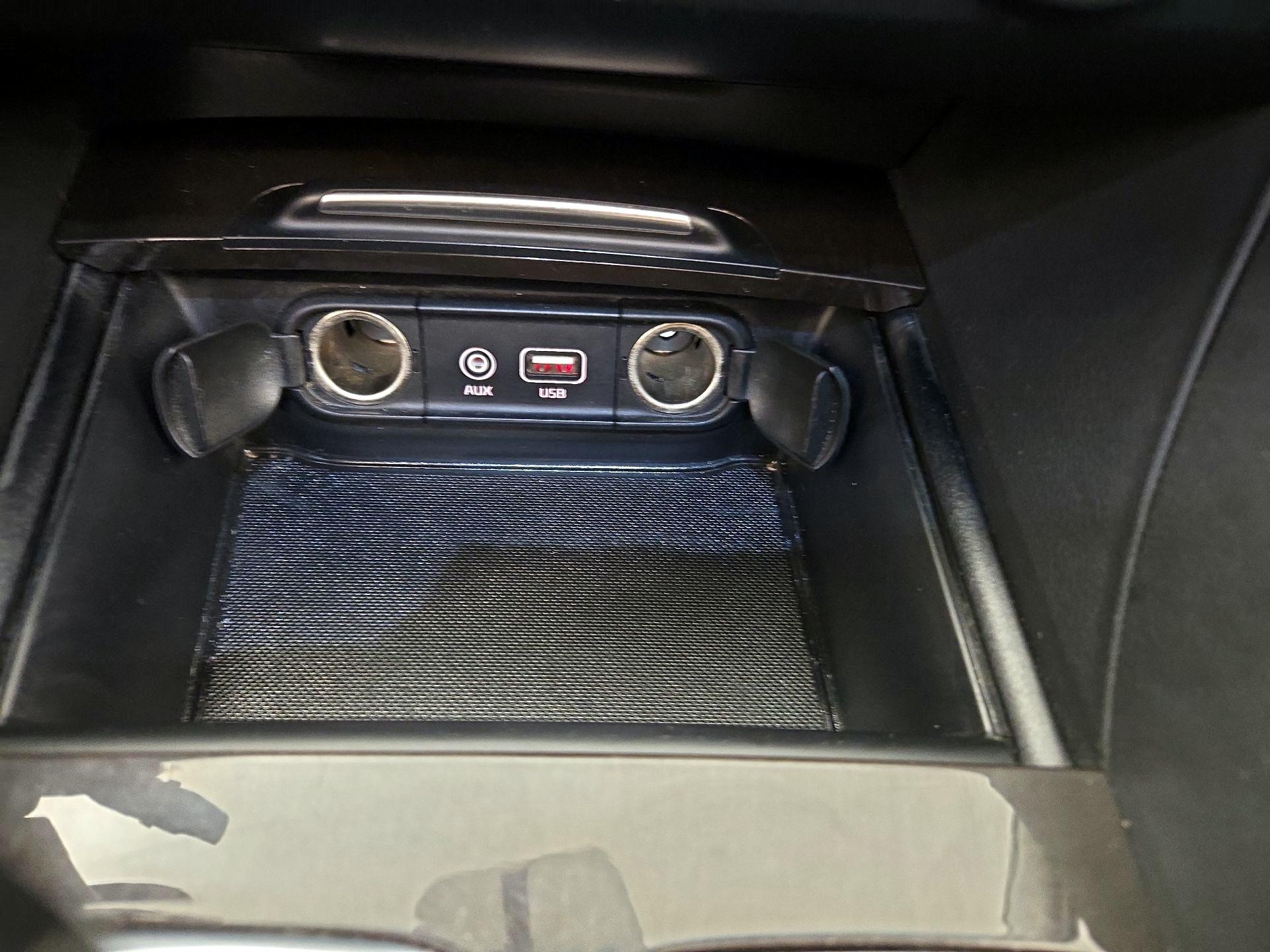 Thumbnail: 2016 Kia Optima - 18