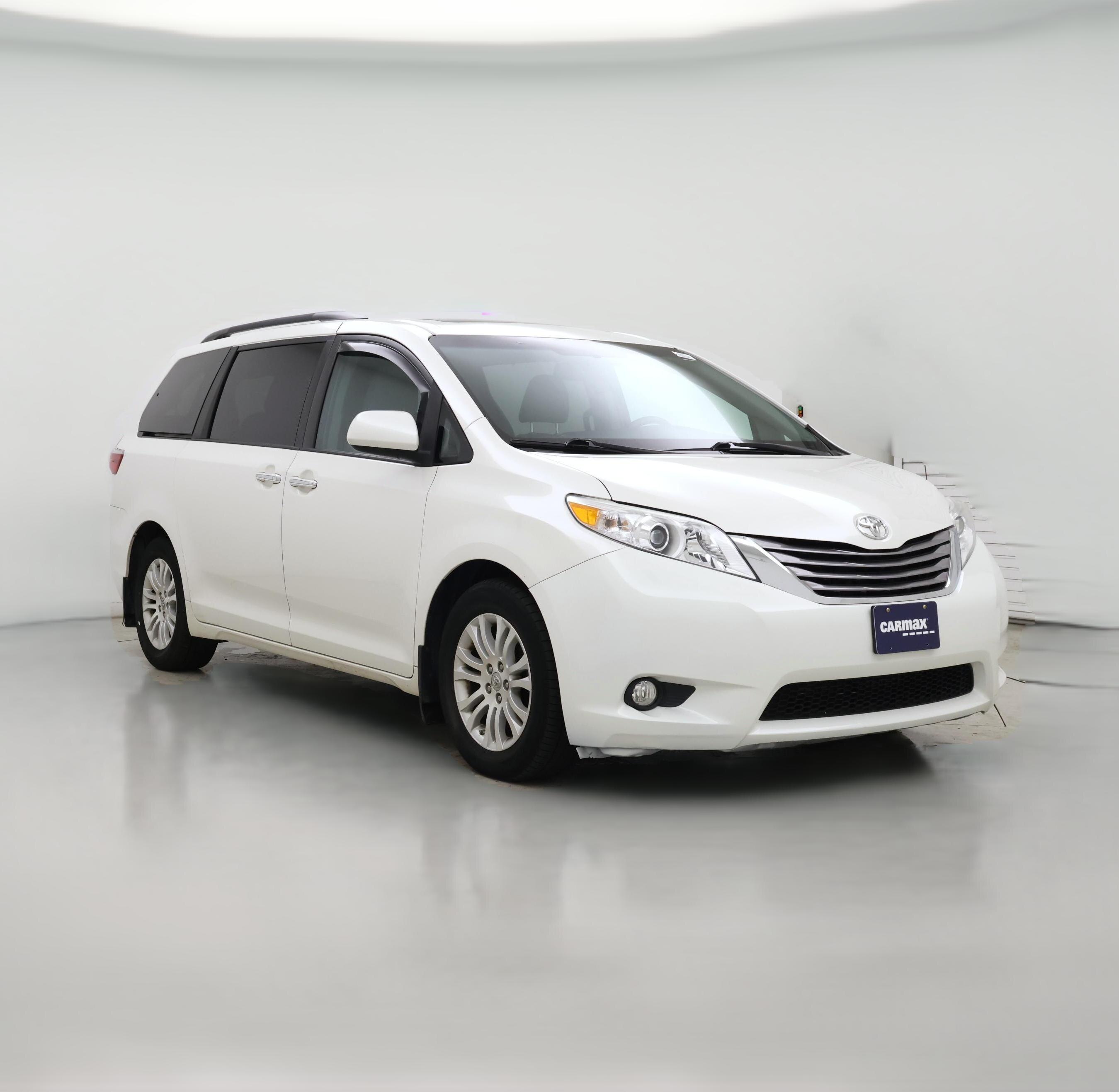 Thumbnail: 2017 Toyota Sienna - 1