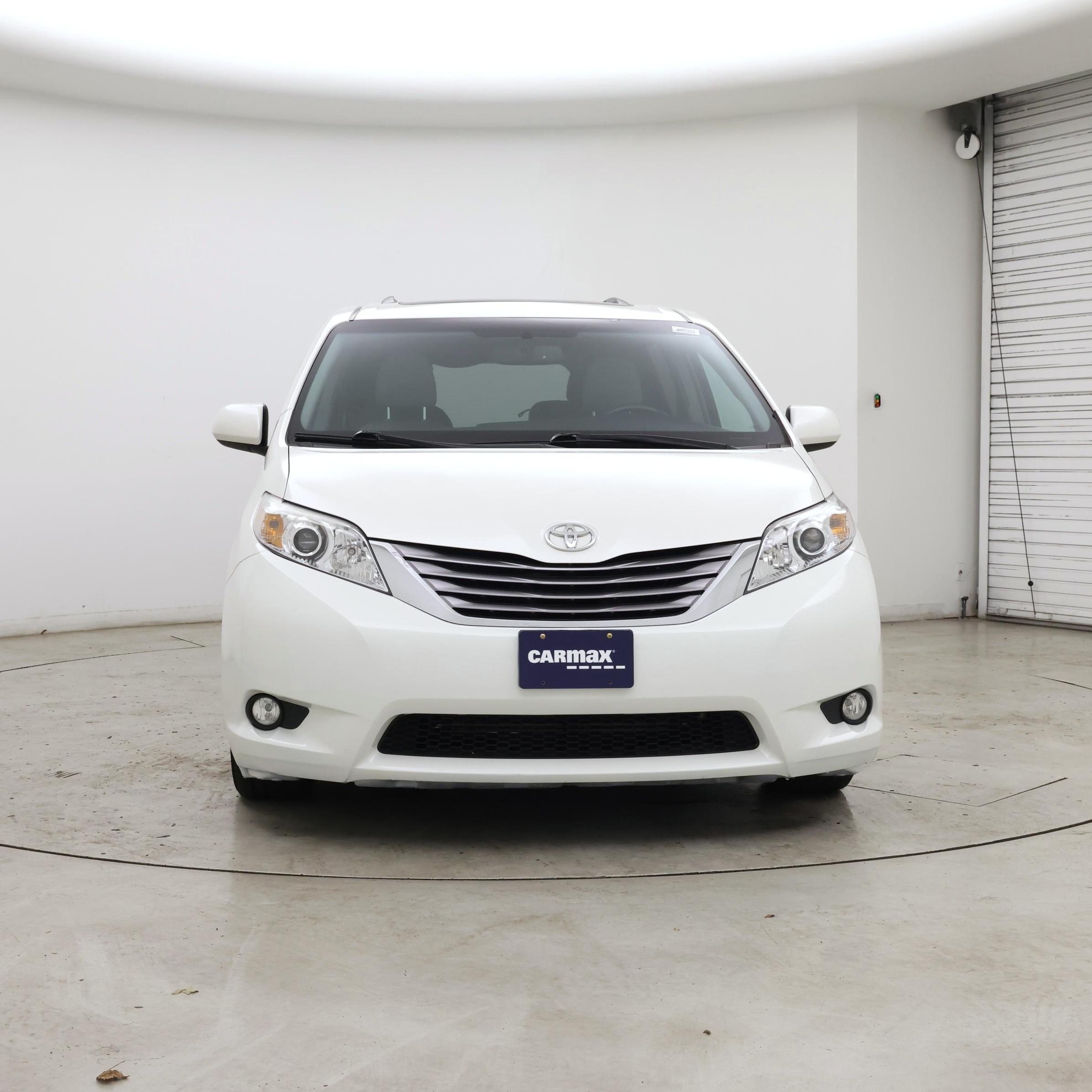 Thumbnail: 2017 Toyota Sienna - 5