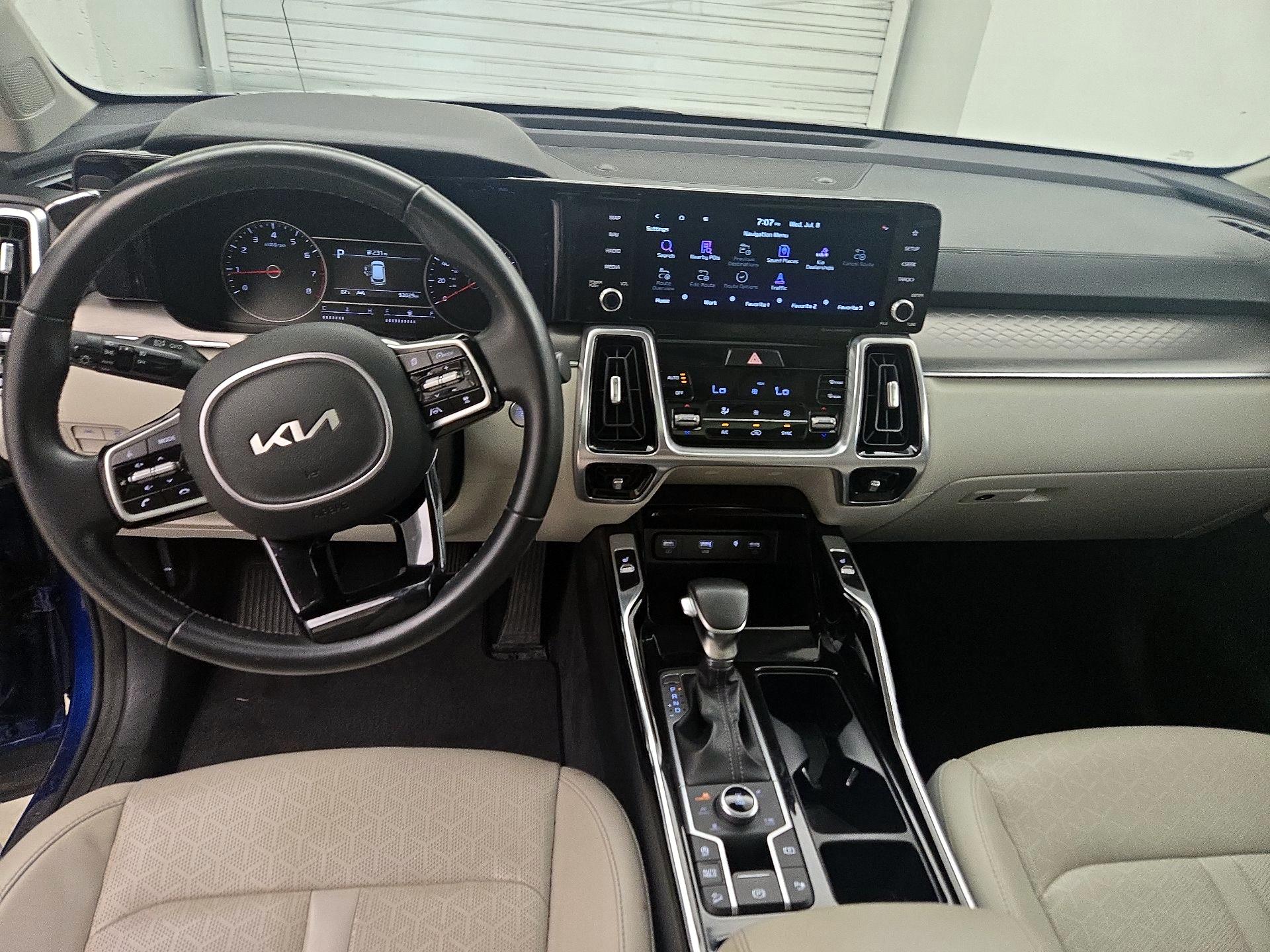 Thumbnail: 2022 Kia Sorento - 9