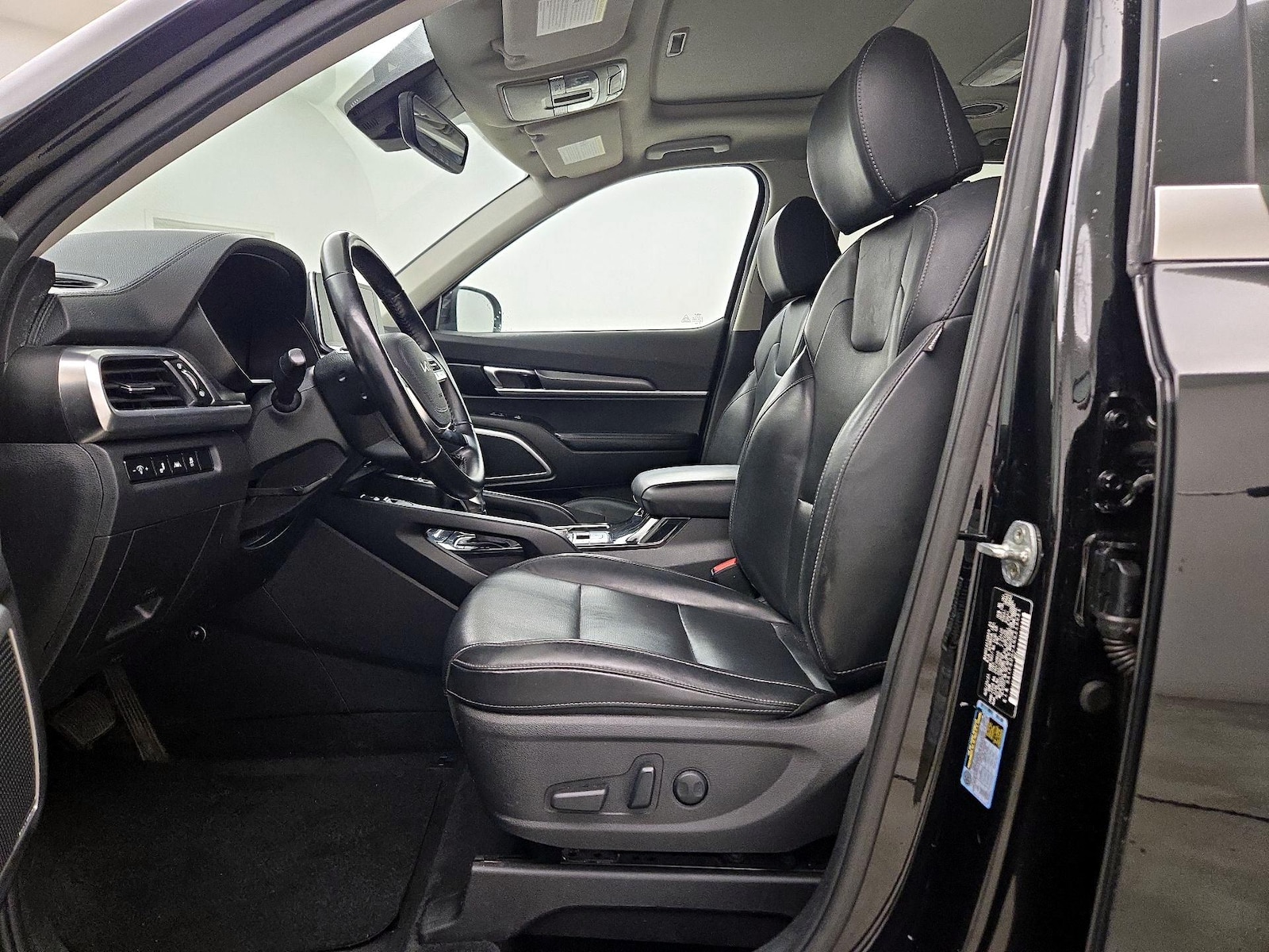 2022 Kia Telluride S - Photo 12