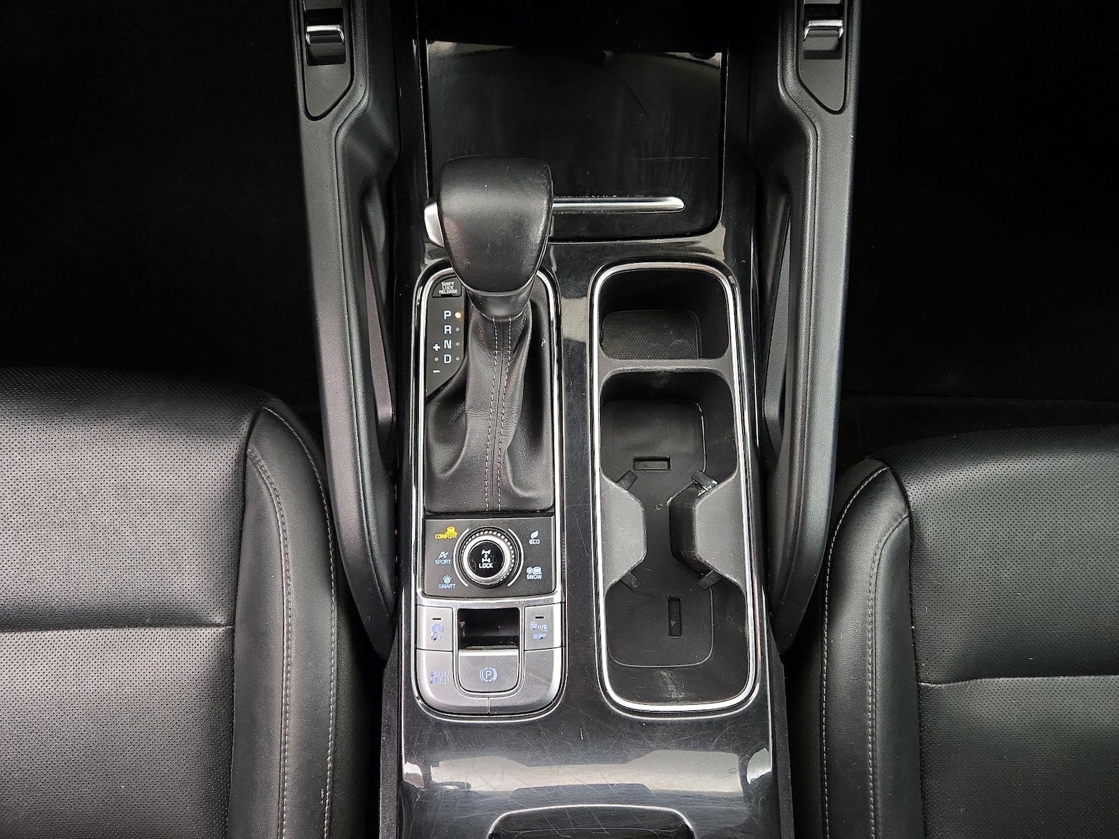 2022 Kia Telluride S - Photo 17