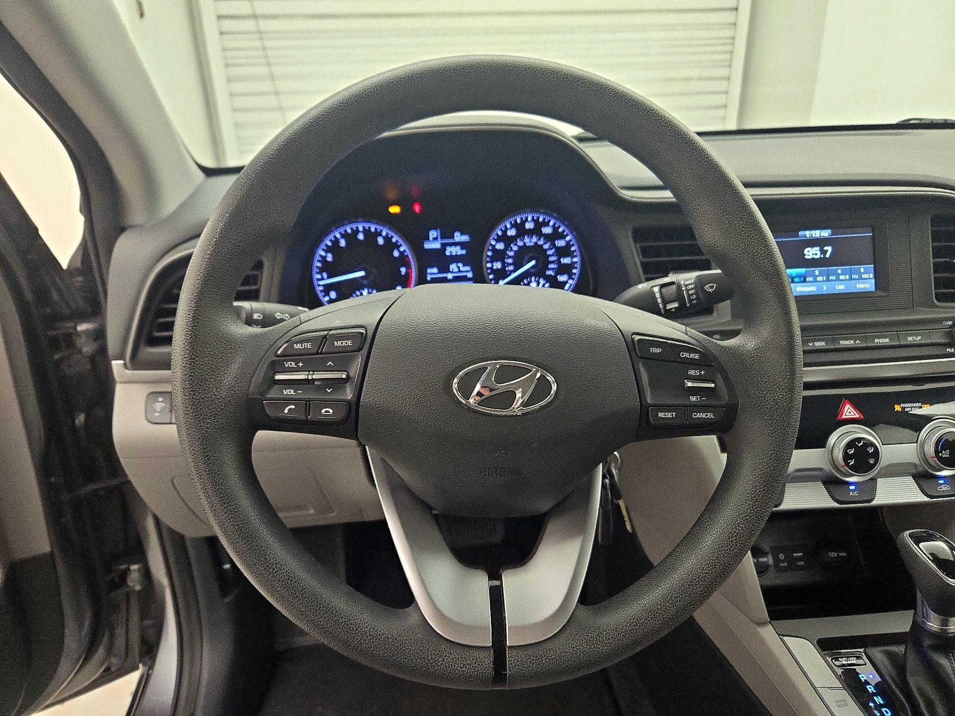 Thumbnail: 2019 Hyundai Elantra - 10