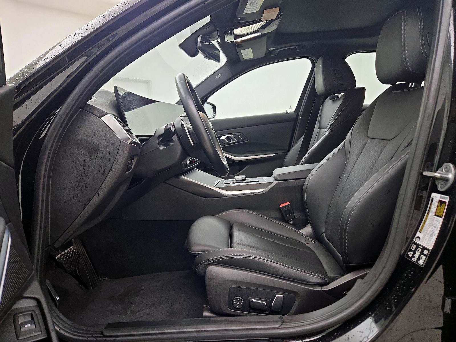 2024 BMW 3 Series 330i - Photo 12