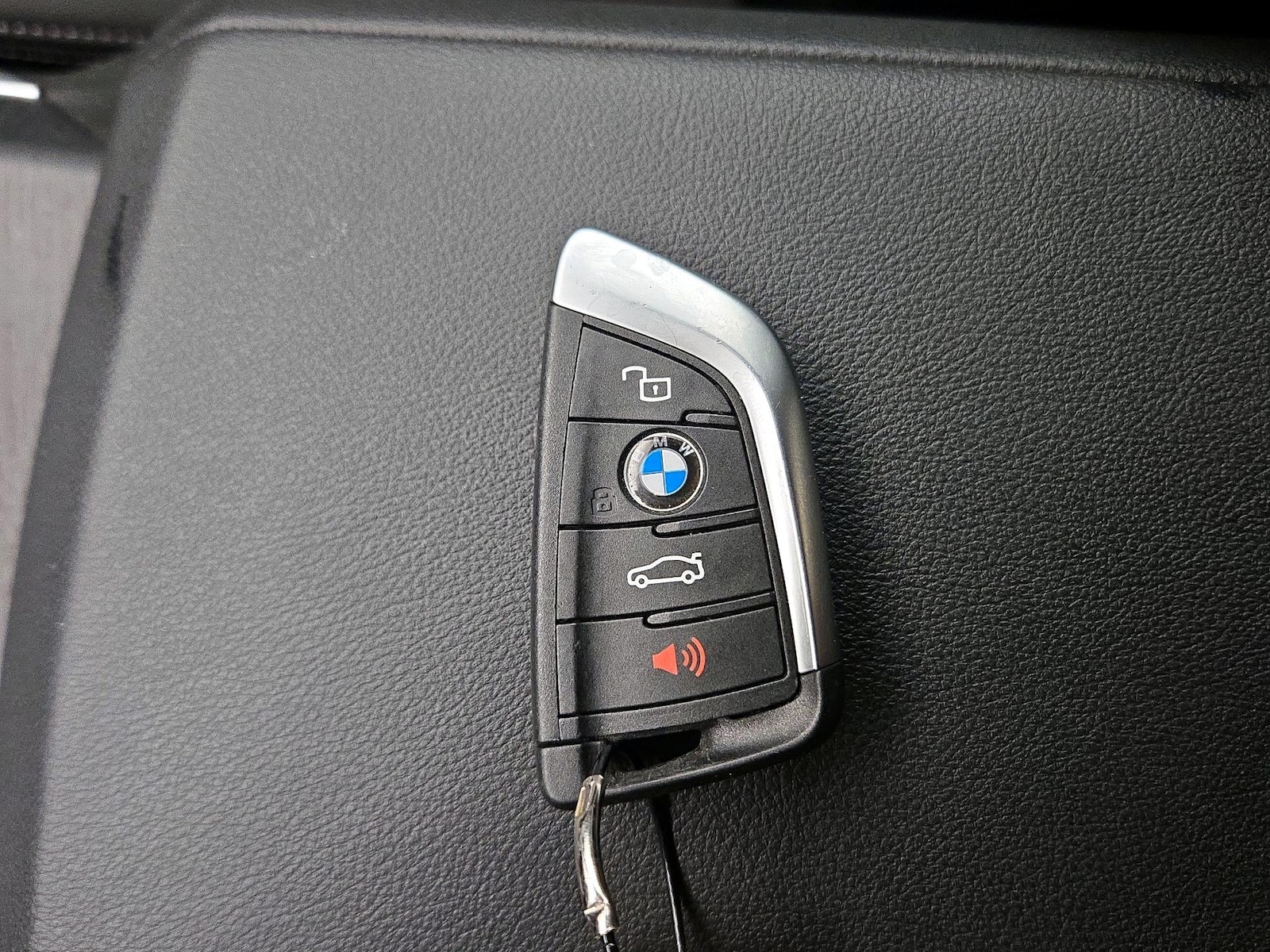 2024 BMW 3 Series 330i - Photo 20