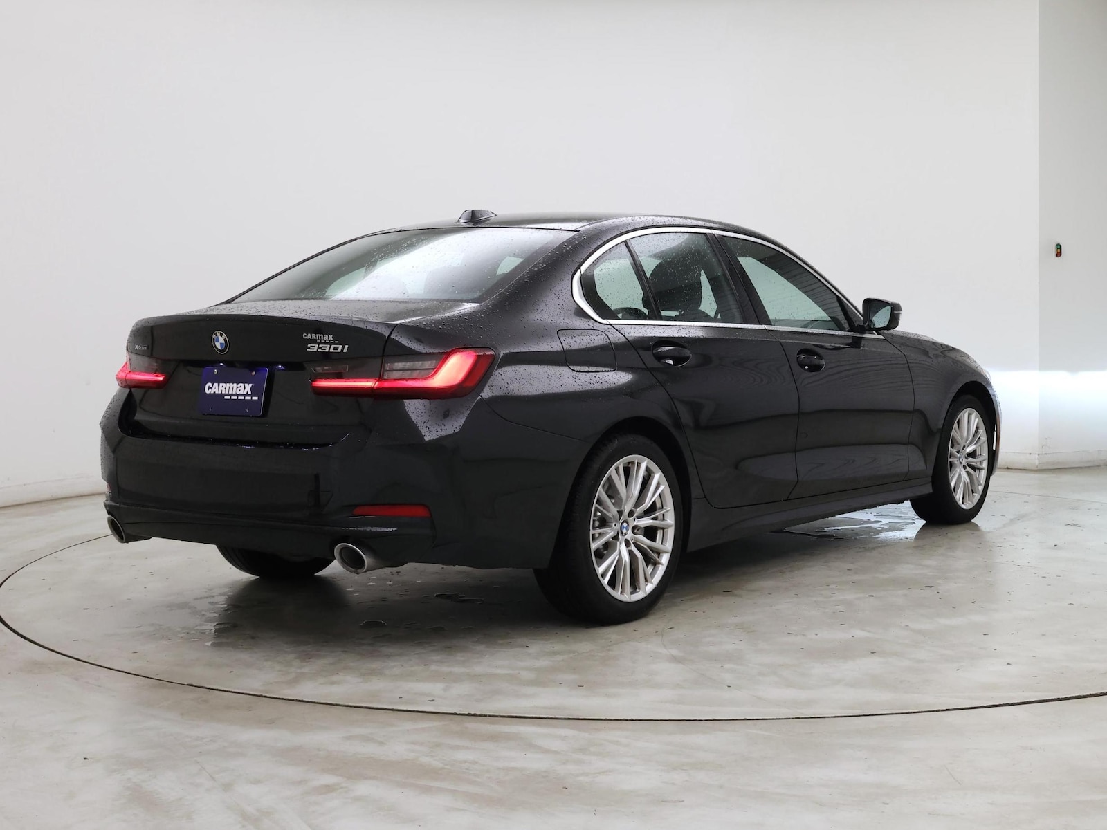 2024 BMW 3 Series 330i - Photo 9