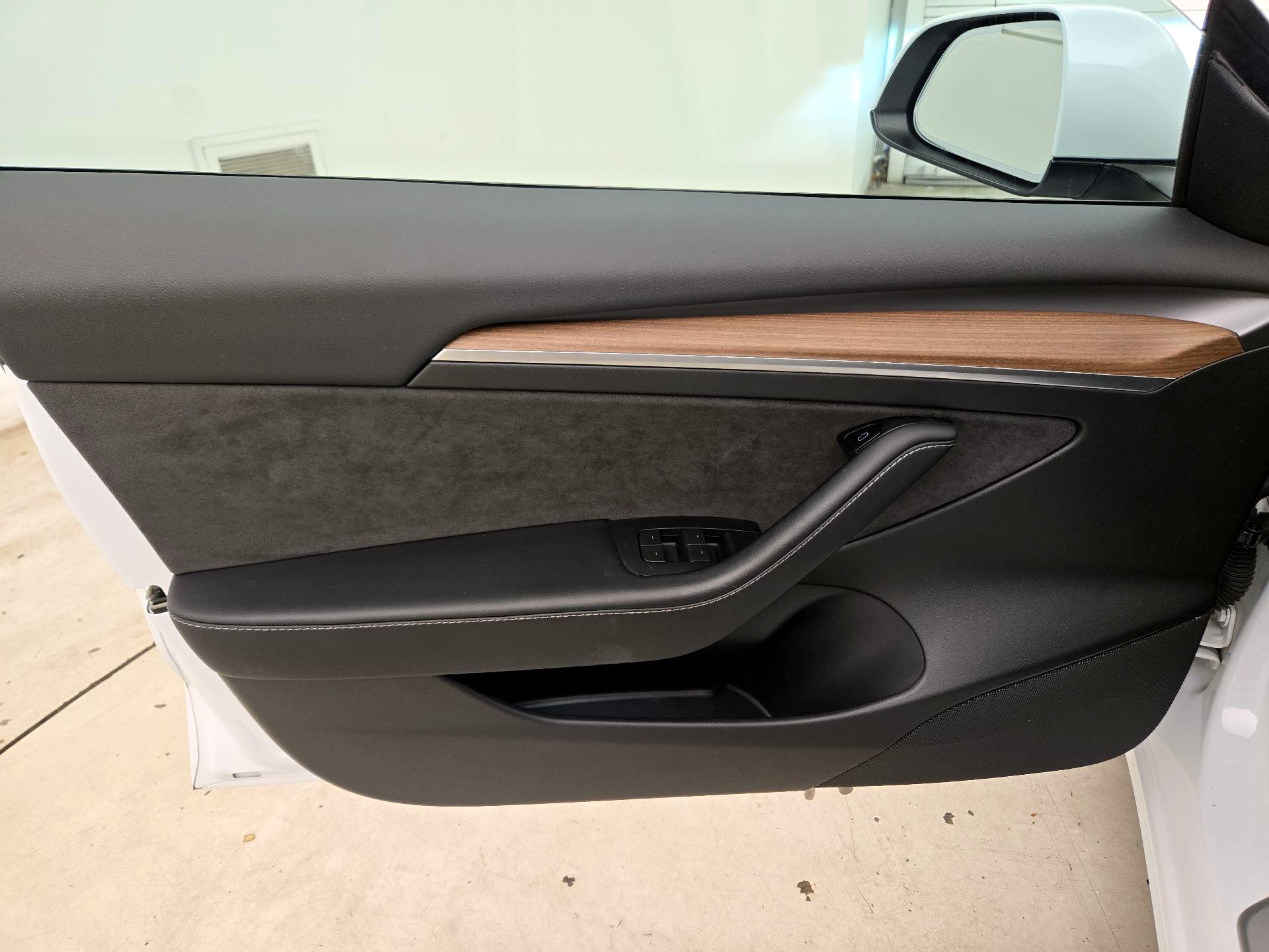 Thumbnail: 2023 Tesla Model 3 - 12