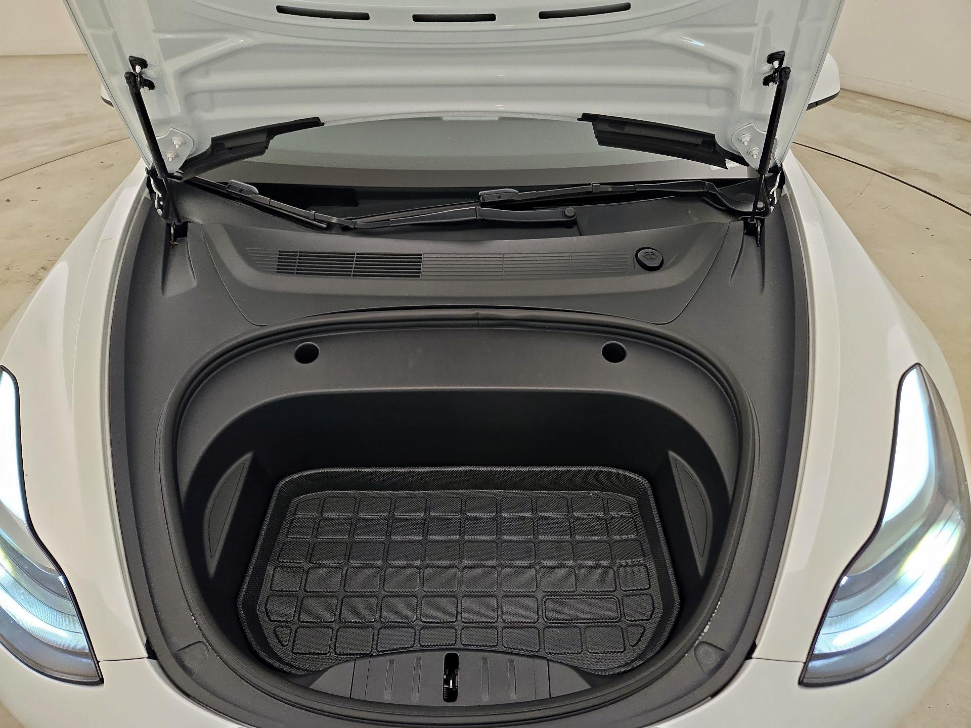Thumbnail: 2023 Tesla Model 3 - 20