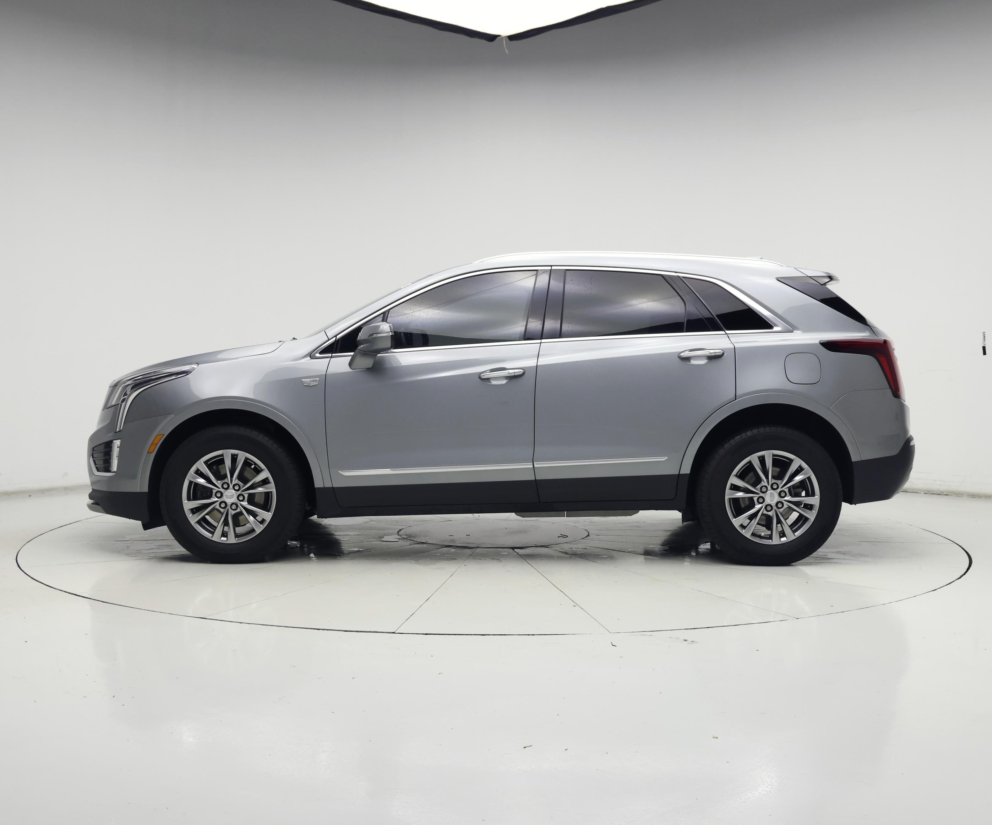 Thumbnail: 2023 Cadillac XT5 - 3
