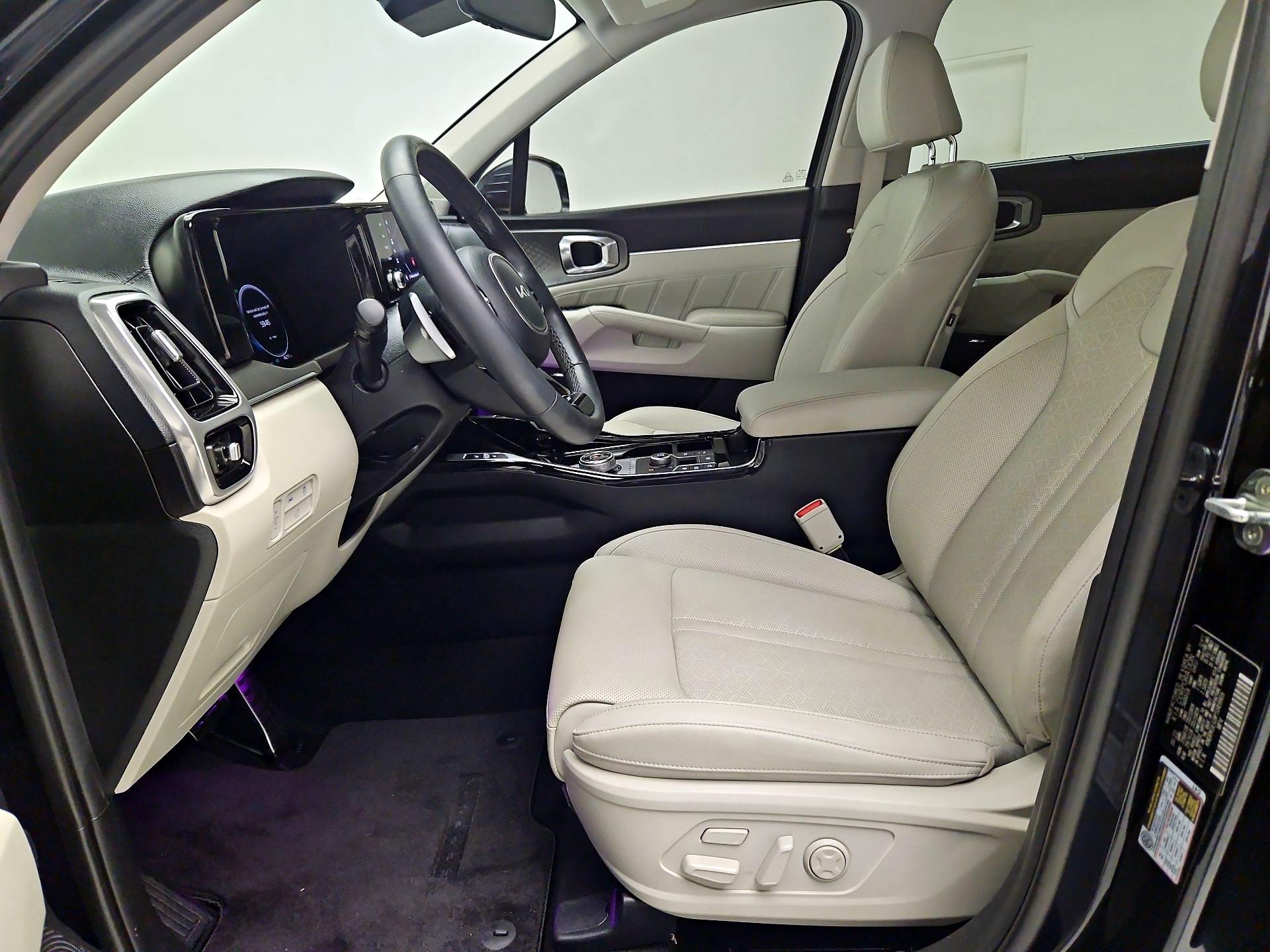 Thumbnail: 2023 Kia Sorento - 11