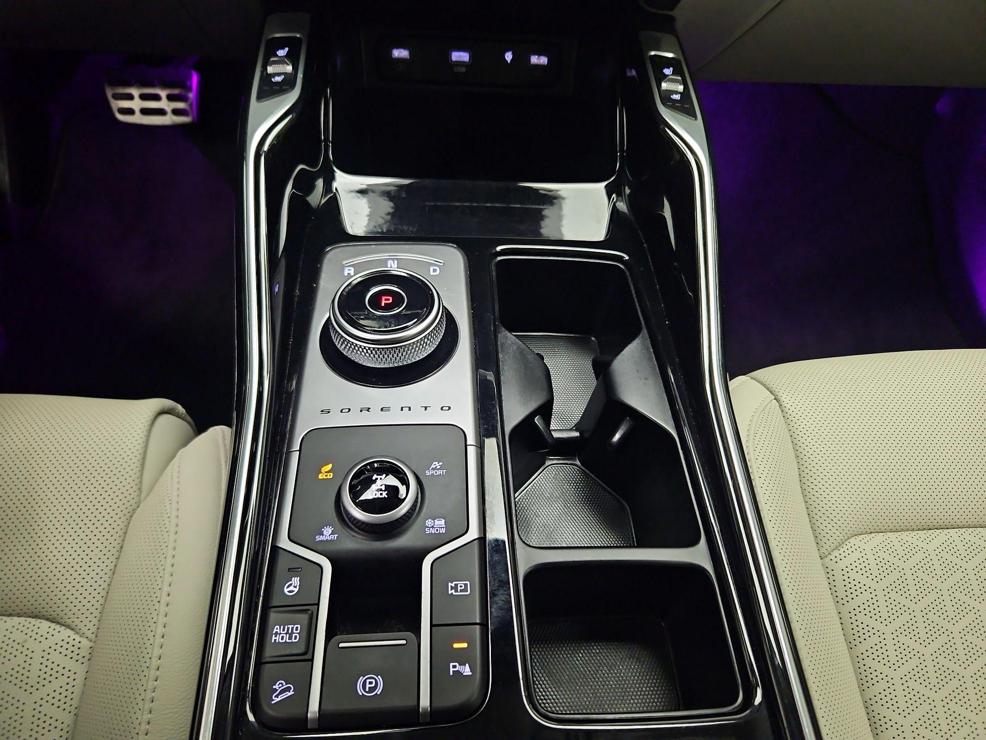 Thumbnail: 2023 Kia Sorento - 17