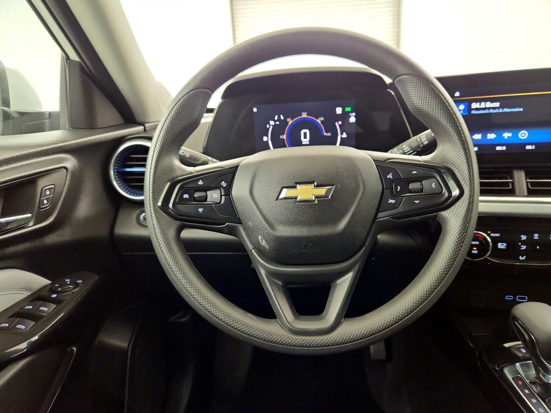 Thumbnail: 2024 Chevrolet Trax - 10