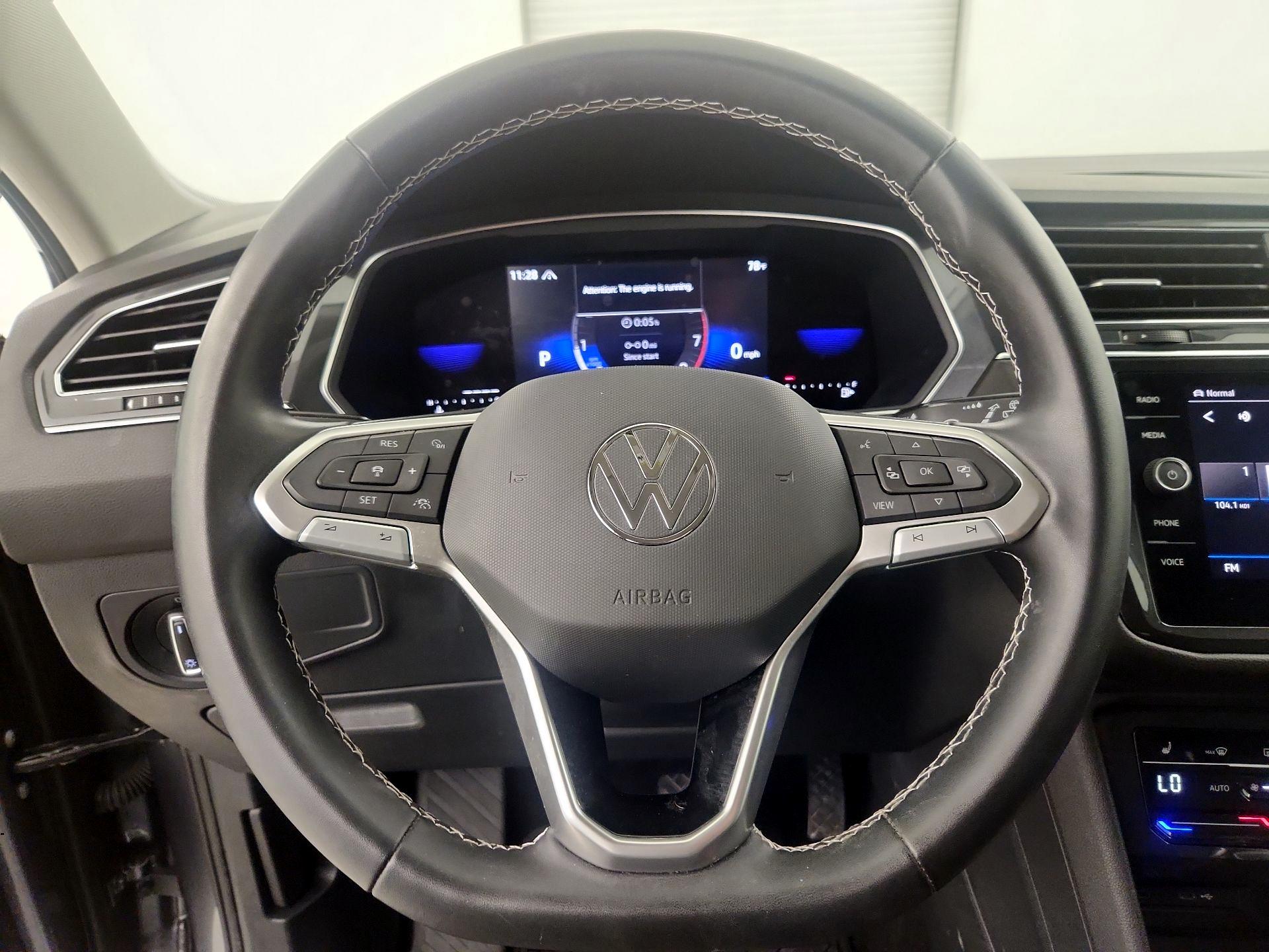 Thumbnail: 2023 Volkswagen Tiguan - 10