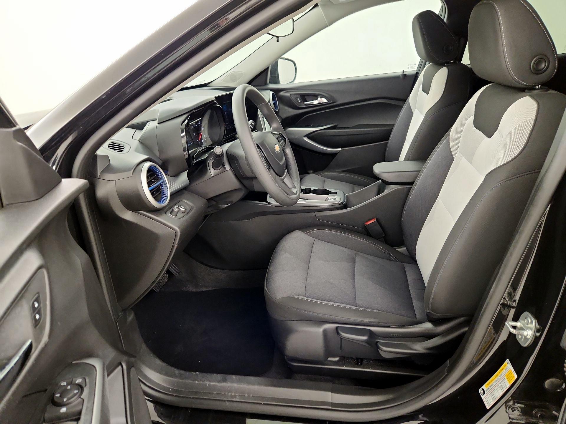 Thumbnail: 2025 Chevrolet Trax - 11