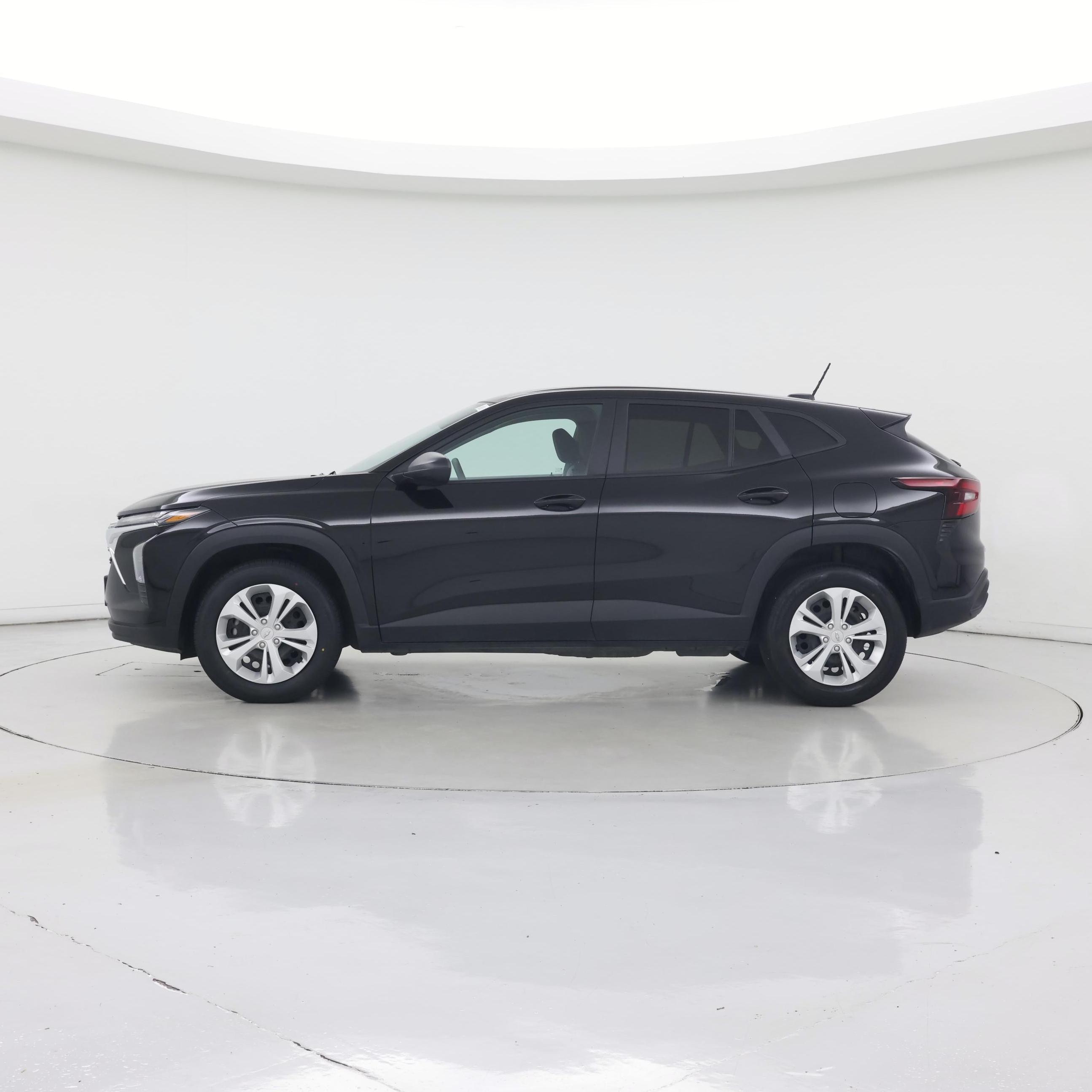 Thumbnail: 2025 Chevrolet Trax - 3