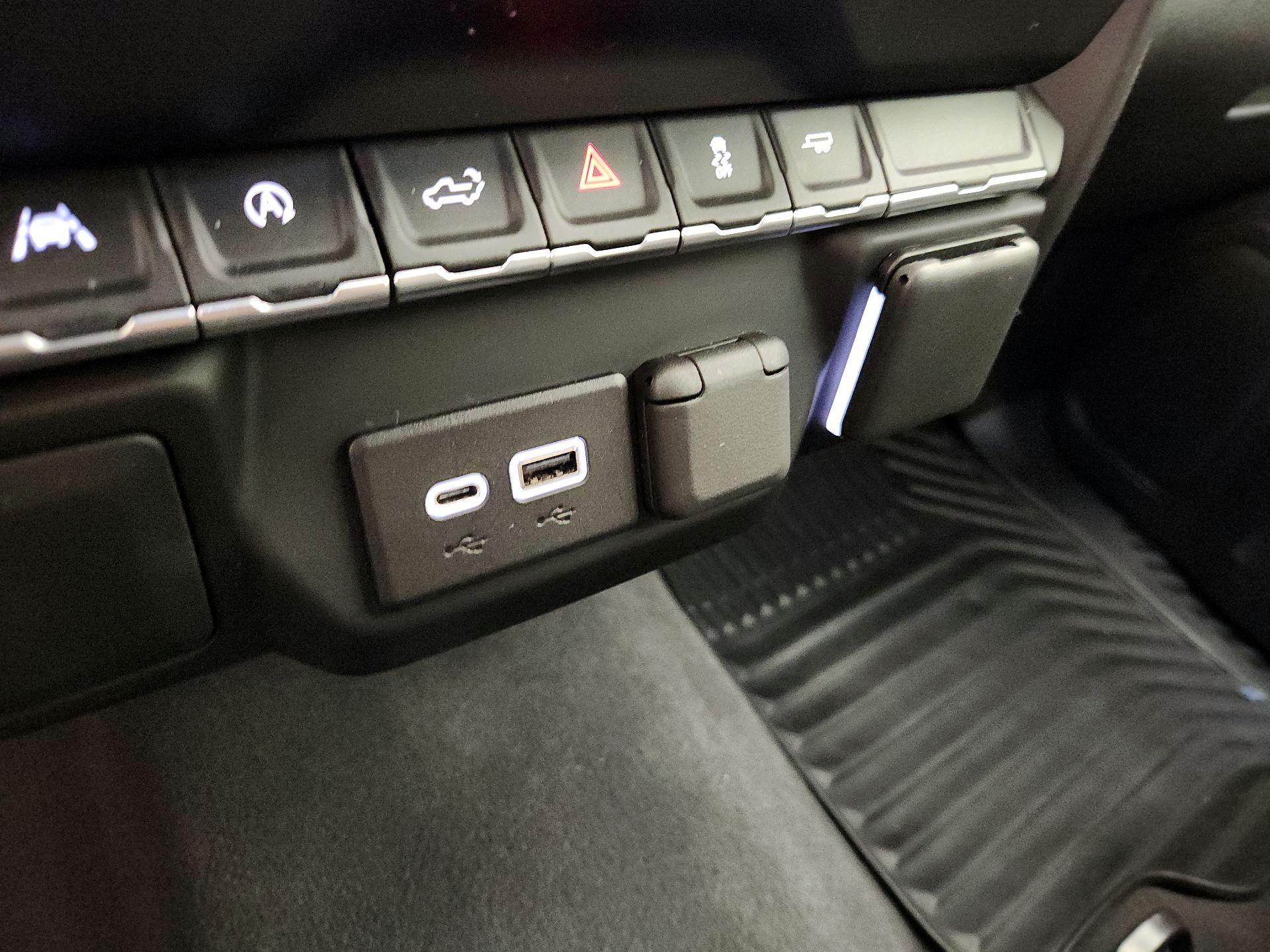 Thumbnail: 2022 Chevrolet Silverado 1500 - 18