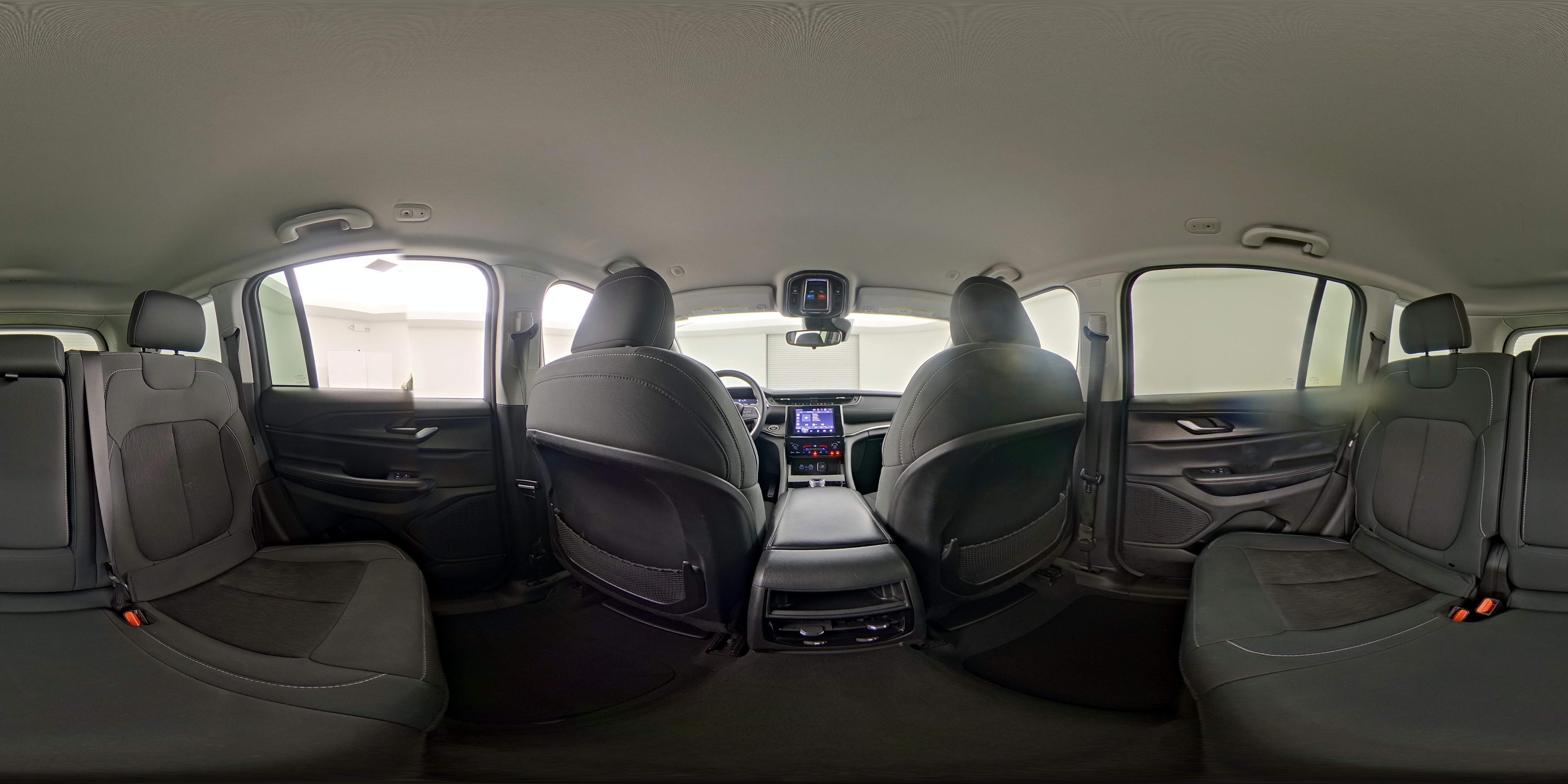 2023 Jeep Grand Cherokee Laredo - Photo 25