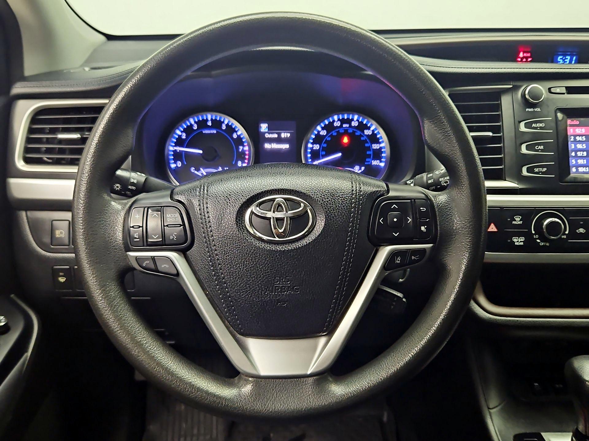 Thumbnail: 2018 Toyota Highlander - 10