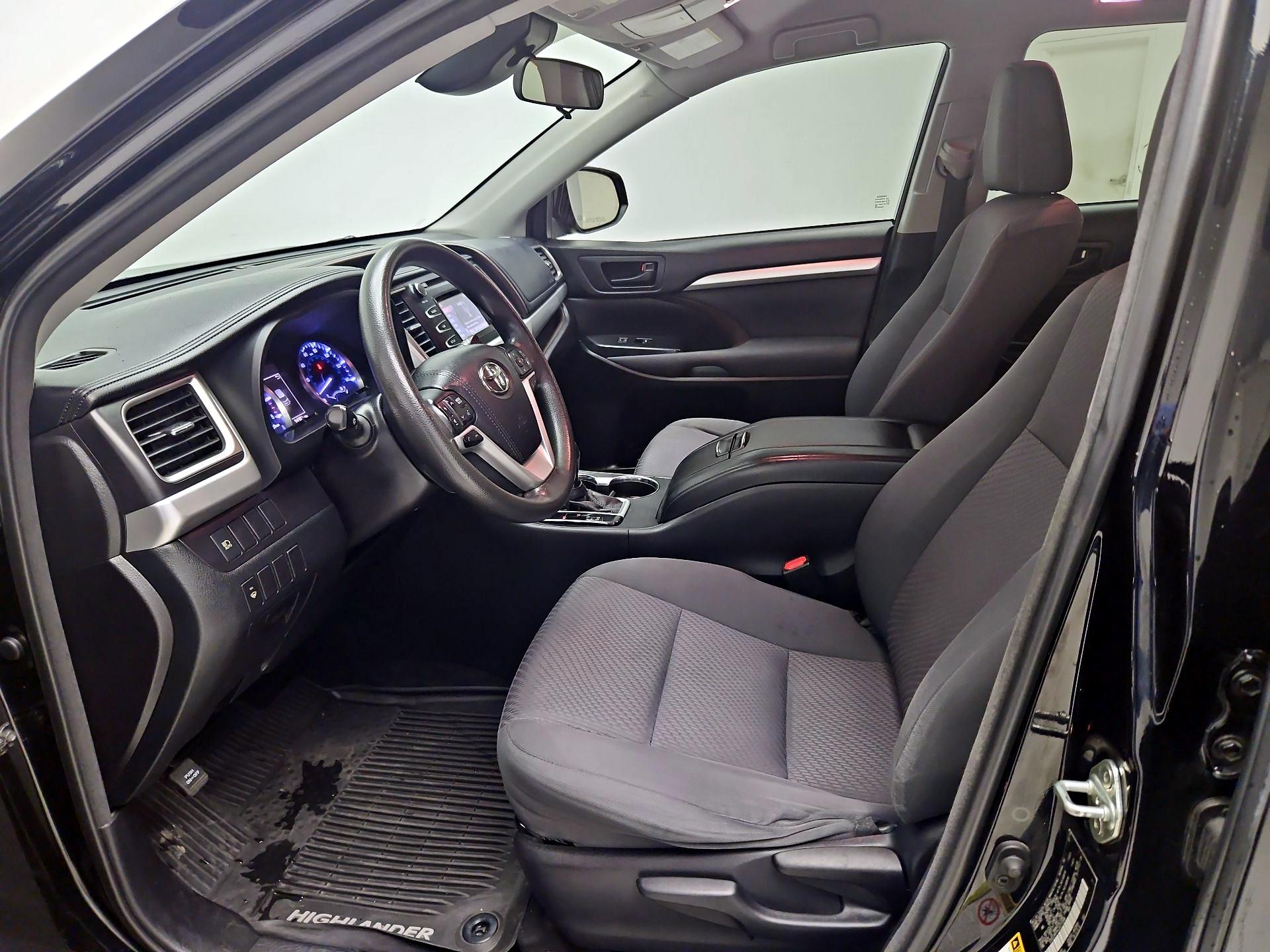 Thumbnail: 2018 Toyota Highlander - 11