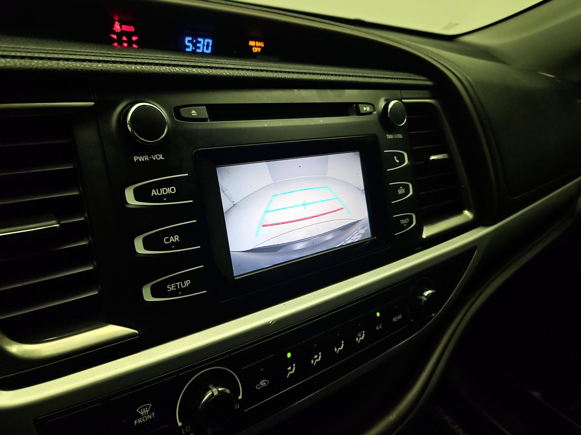 Thumbnail: 2018 Toyota Highlander - 14