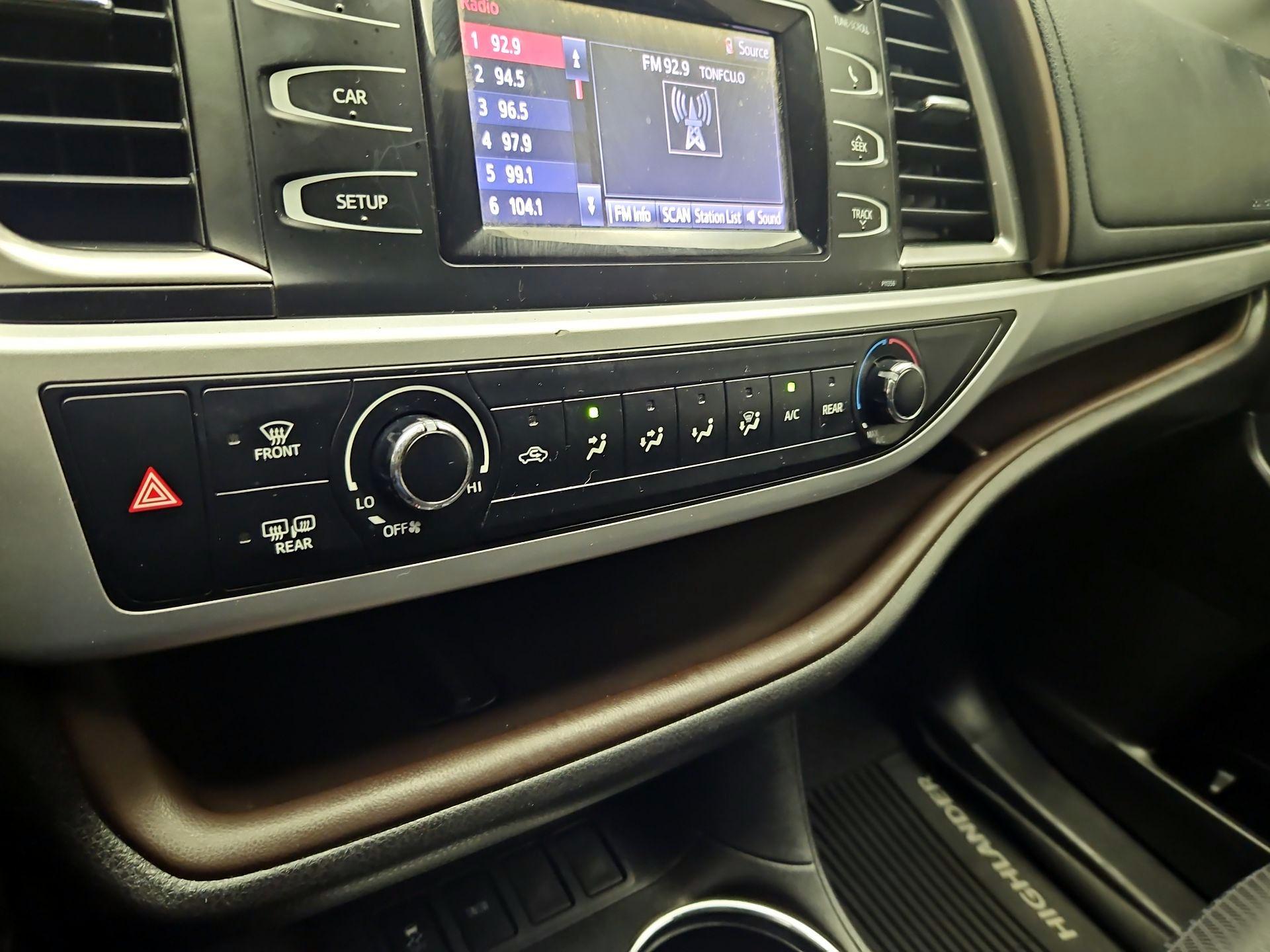 Thumbnail: 2018 Toyota Highlander - 16