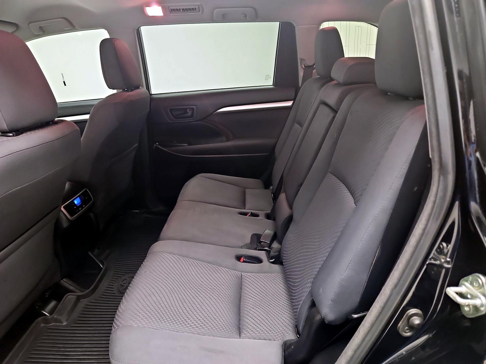 Thumbnail: 2018 Toyota Highlander - 19