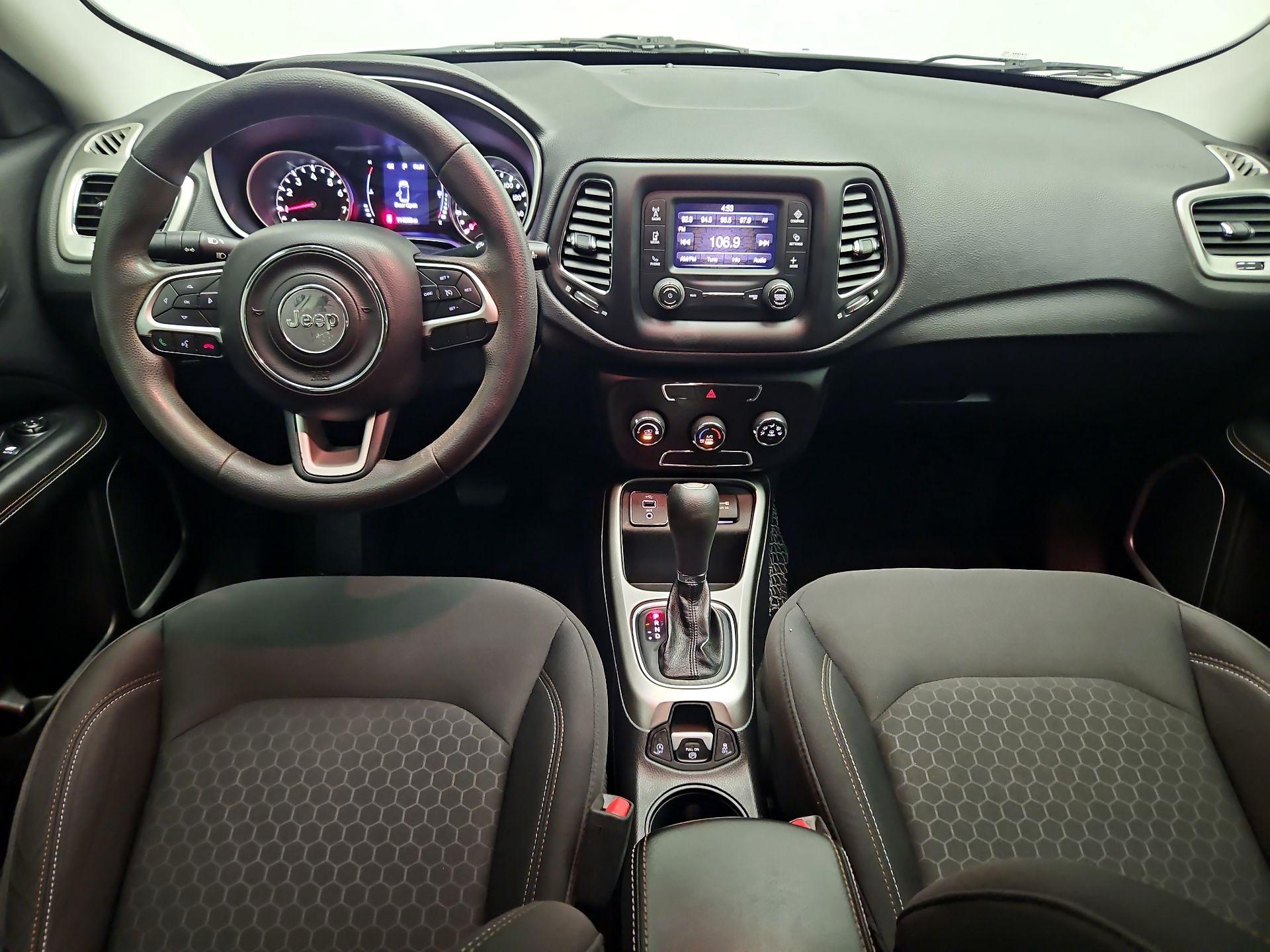 Thumbnail: 2018 Jeep Compass - 9
