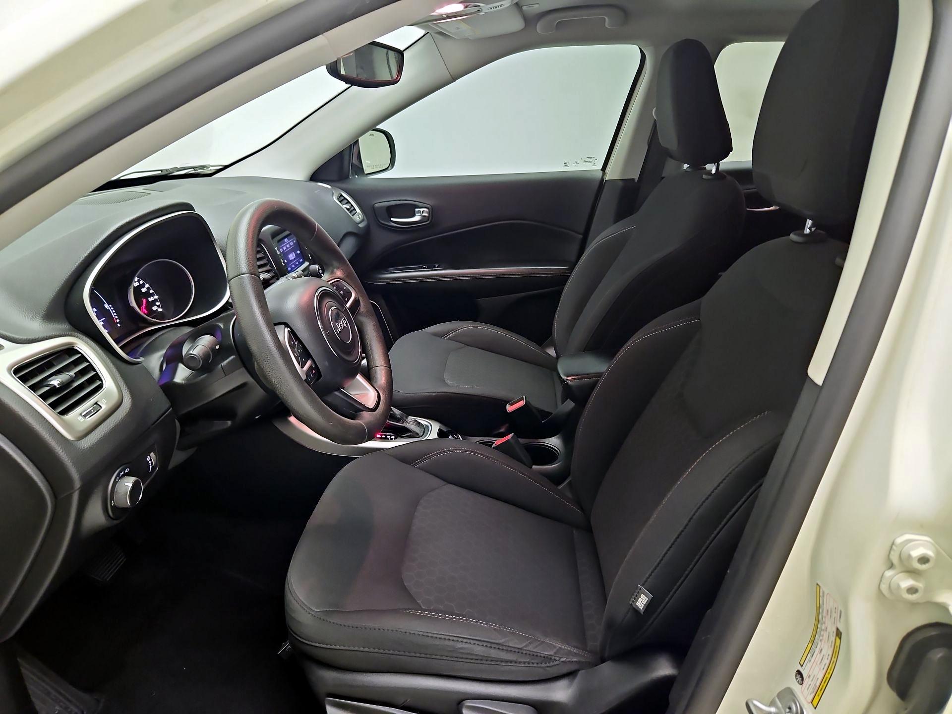 Thumbnail: 2018 Jeep Compass - 11
