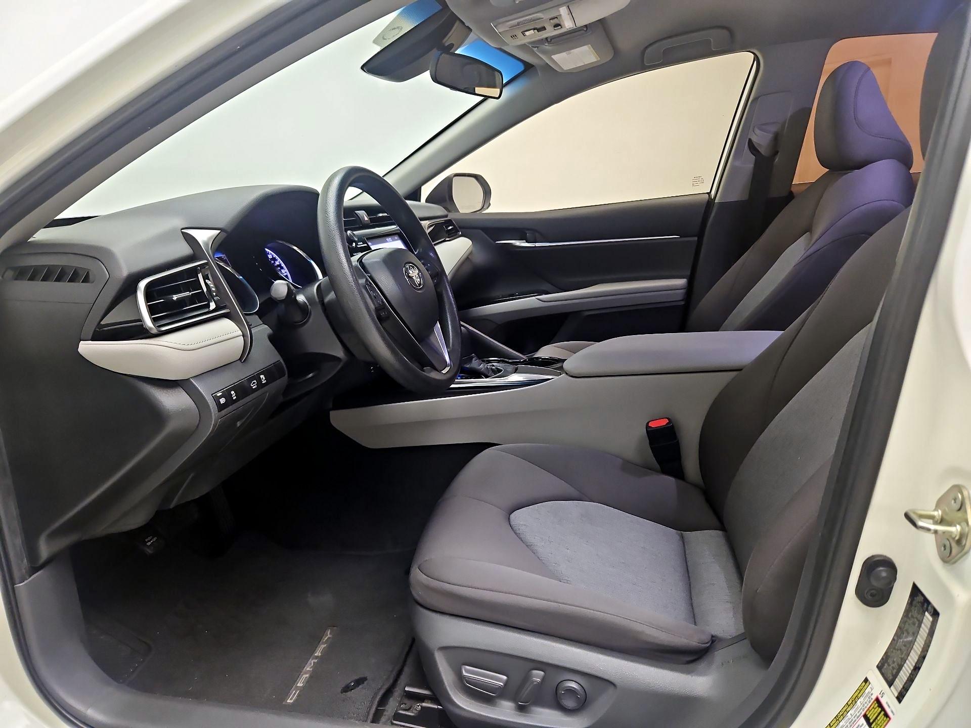 Thumbnail: 2019 Toyota Camry - 11