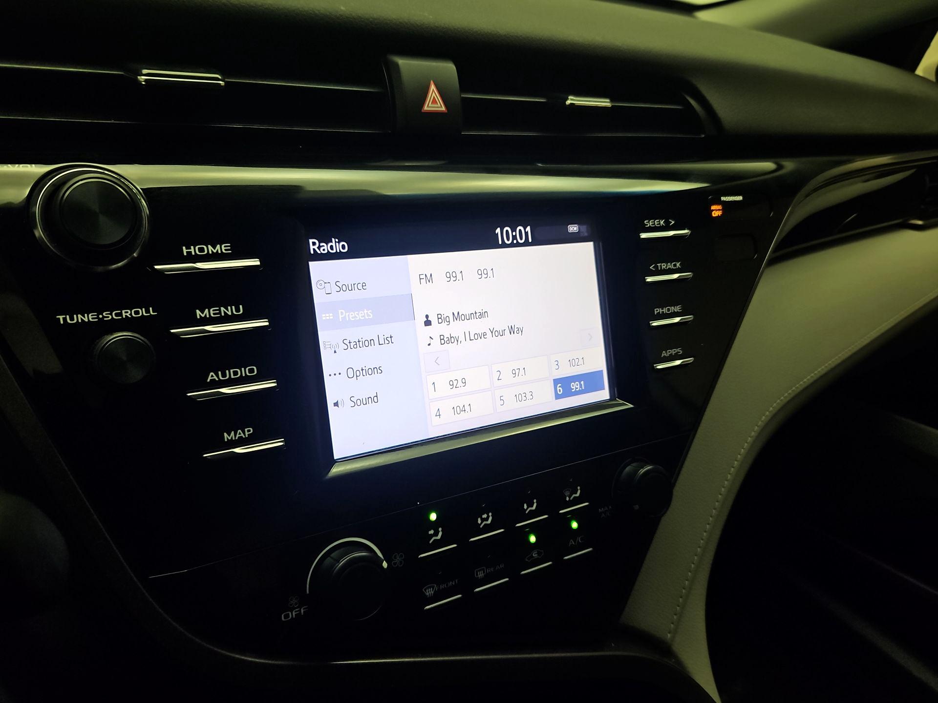 Thumbnail: 2019 Toyota Camry - 15