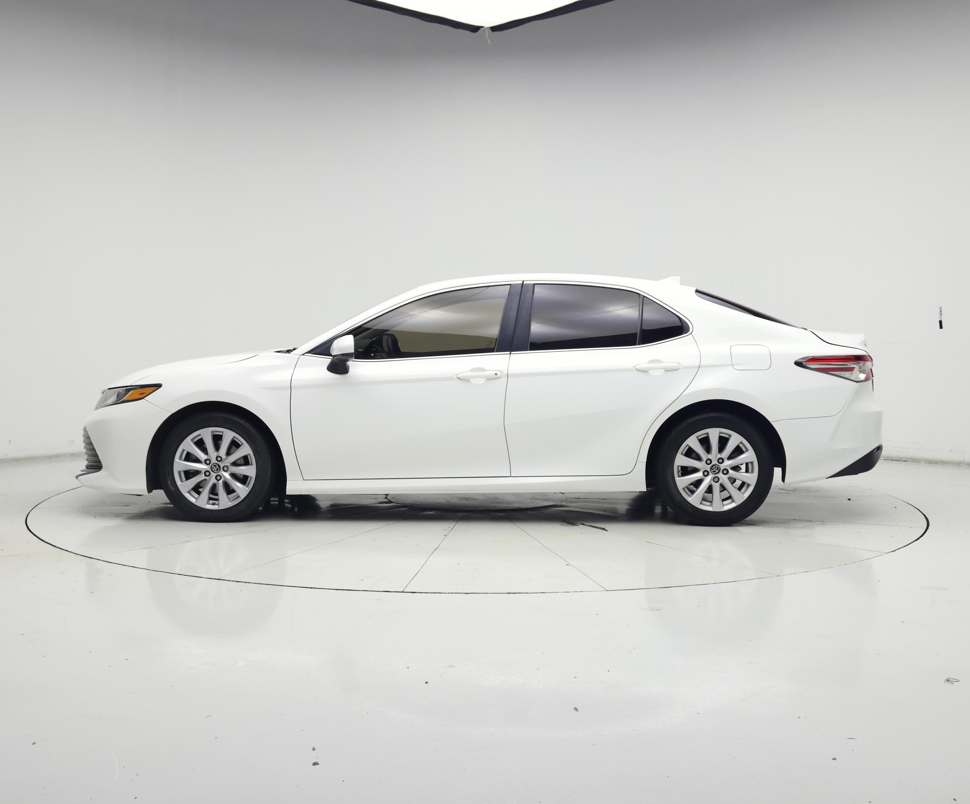 Thumbnail: 2019 Toyota Camry - 3