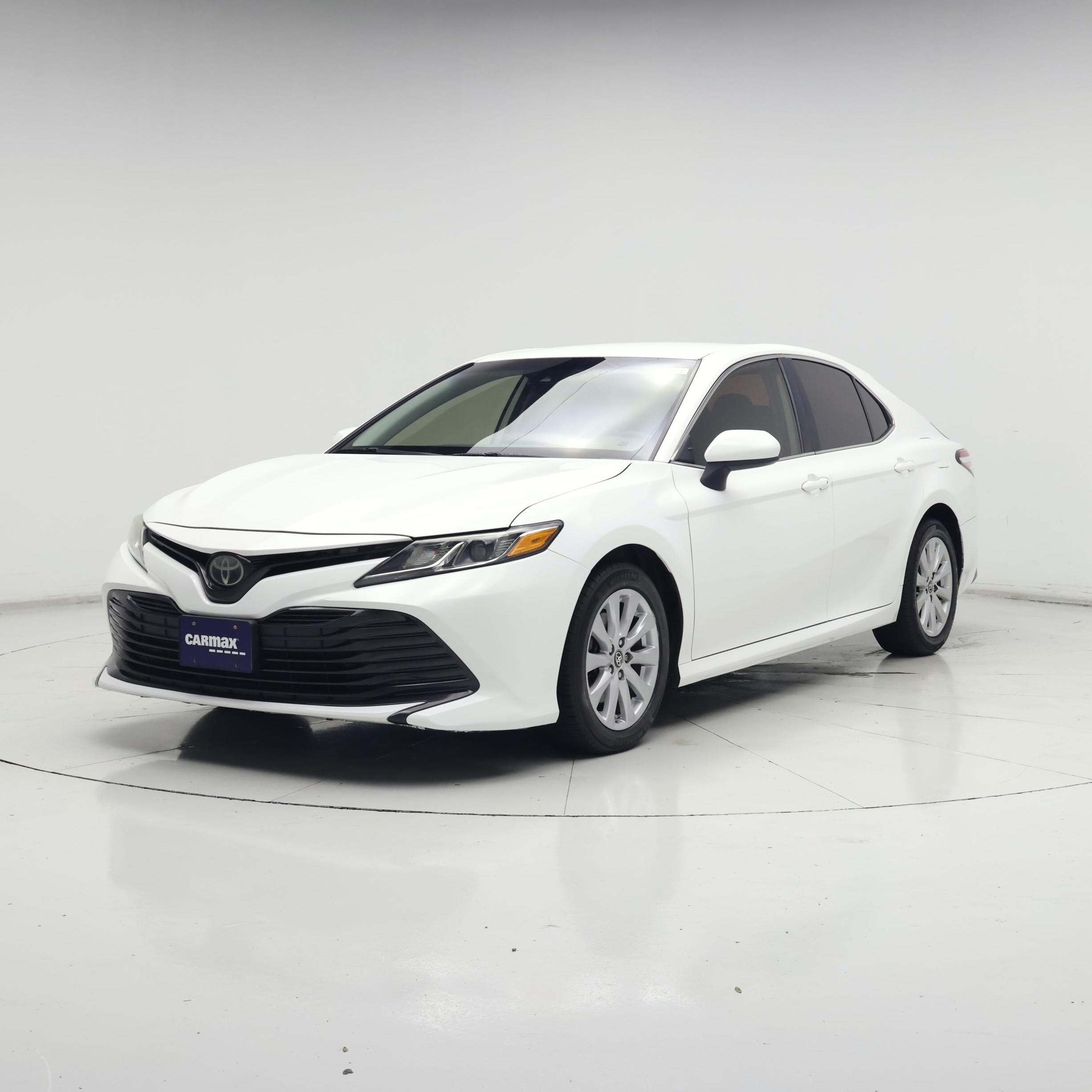 Thumbnail: 2019 Toyota Camry - 4