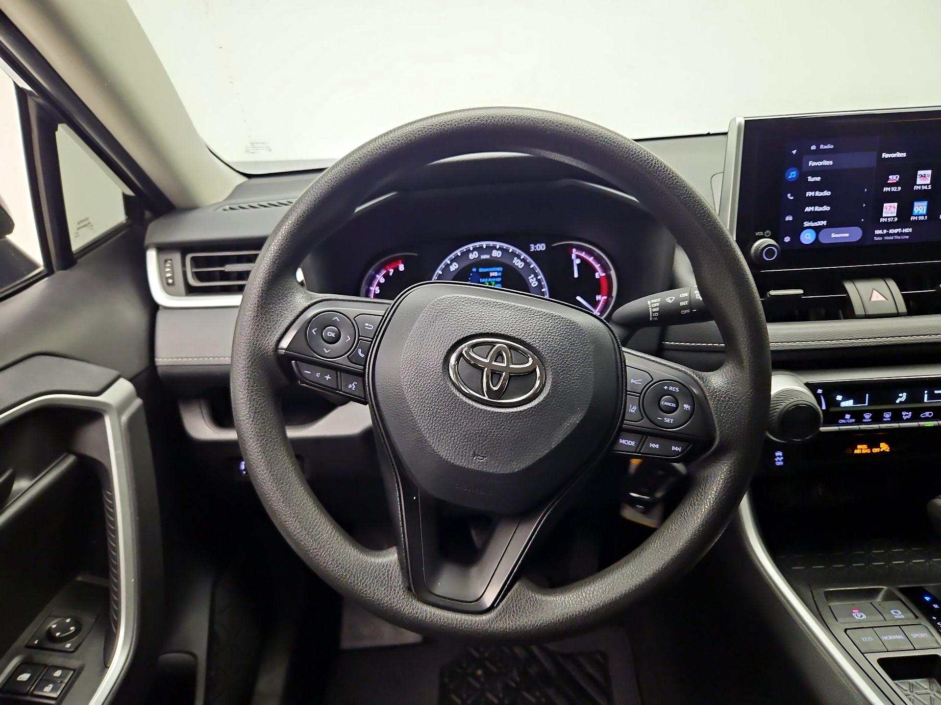 Thumbnail: 2025 Toyota RAV4 - 10