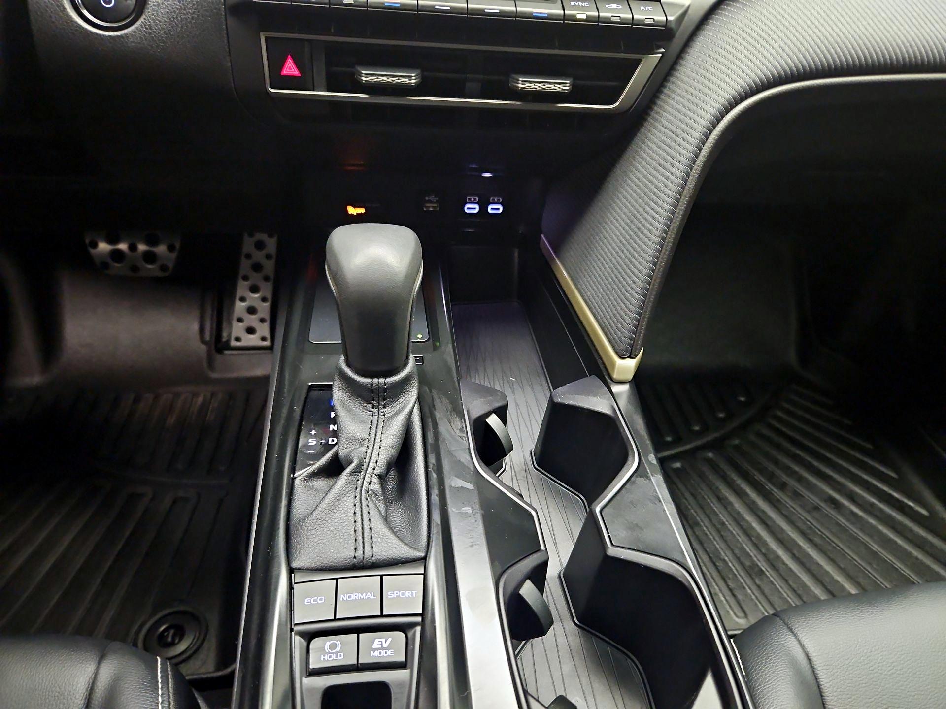 Thumbnail: 2025 Toyota Camry - 16