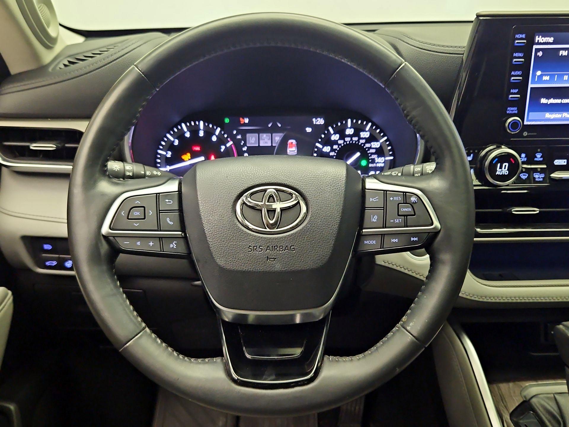 Thumbnail: 2021 Toyota Highlander - 10
