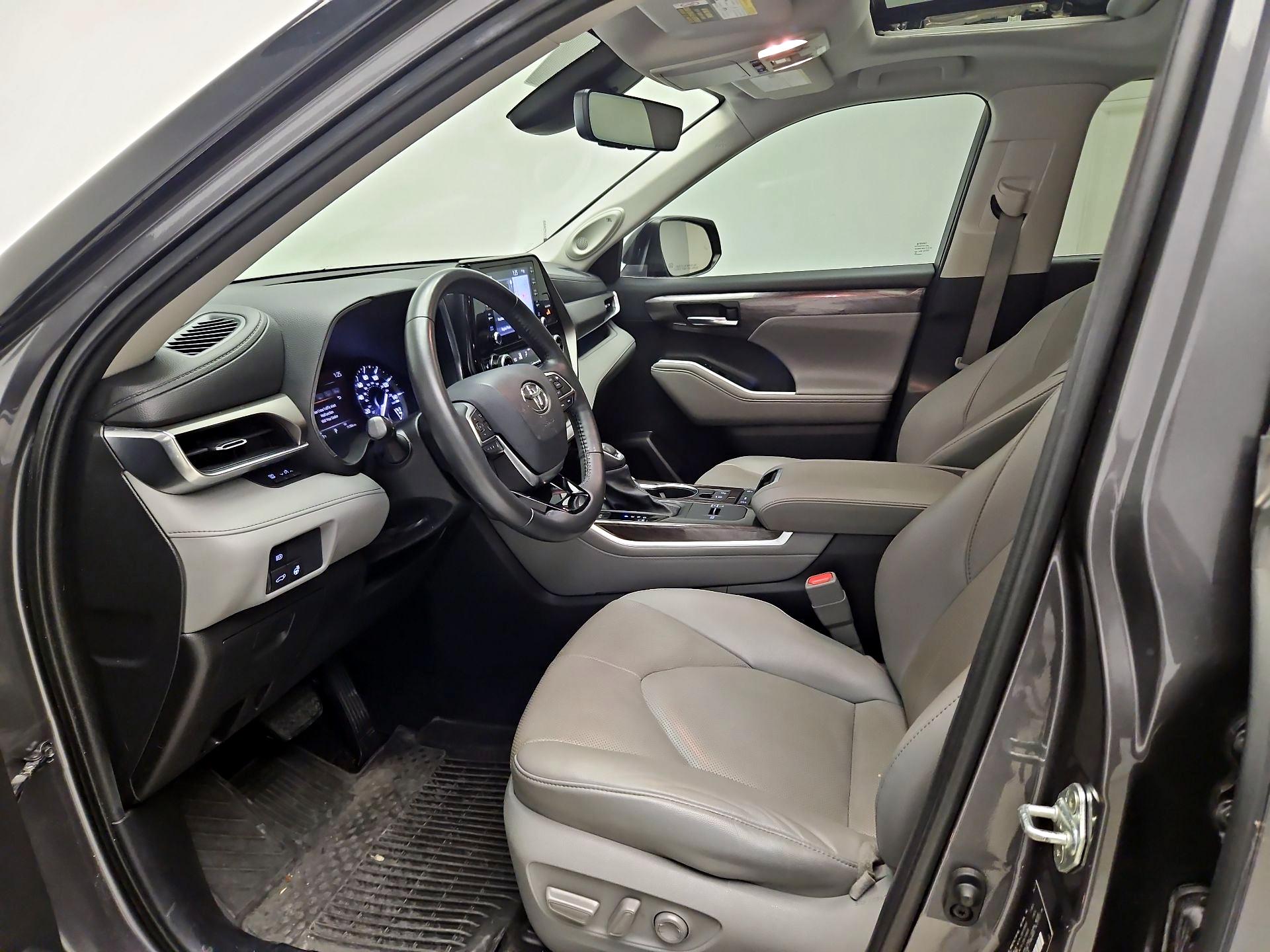 Thumbnail: 2021 Toyota Highlander - 11