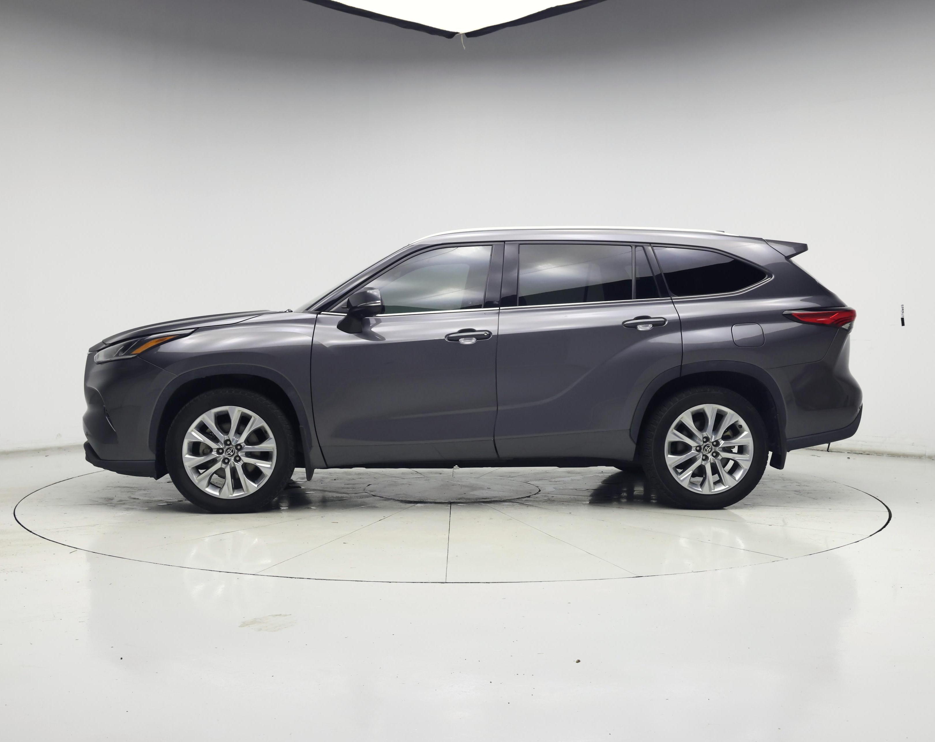 Thumbnail: 2021 Toyota Highlander - 3
