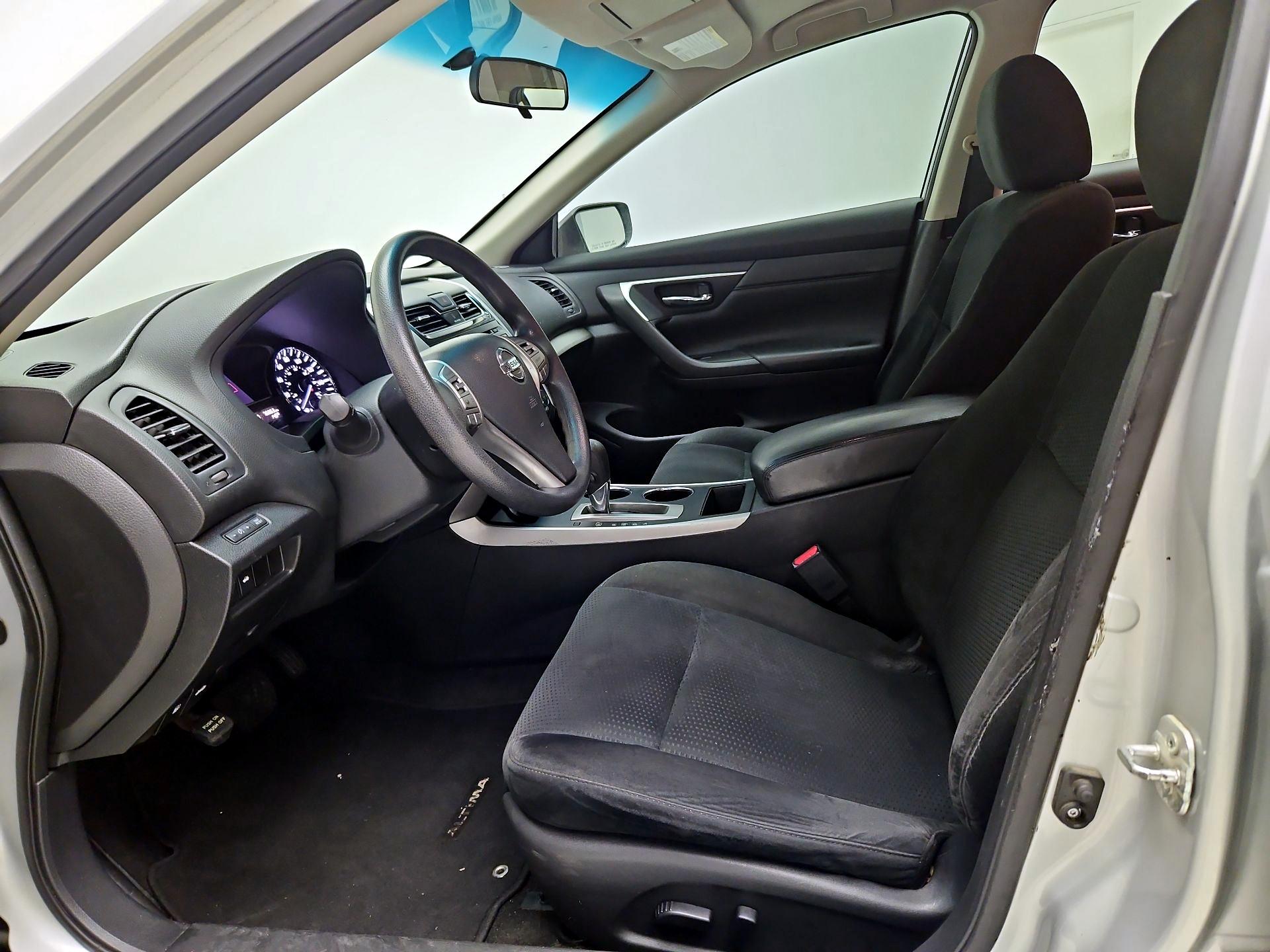 Thumbnail: 2015 Nissan Altima - 11