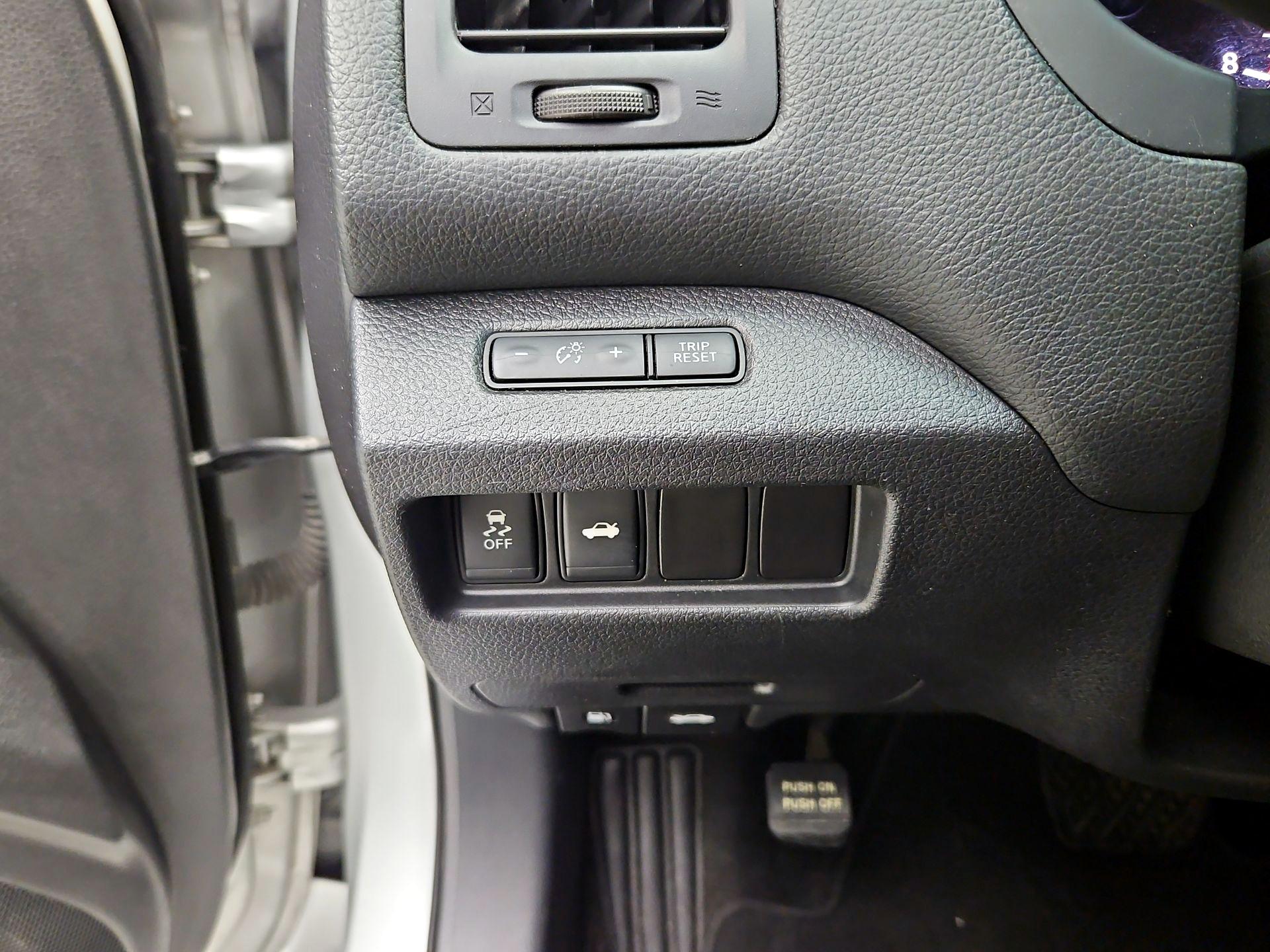 Thumbnail: 2015 Nissan Altima - 13