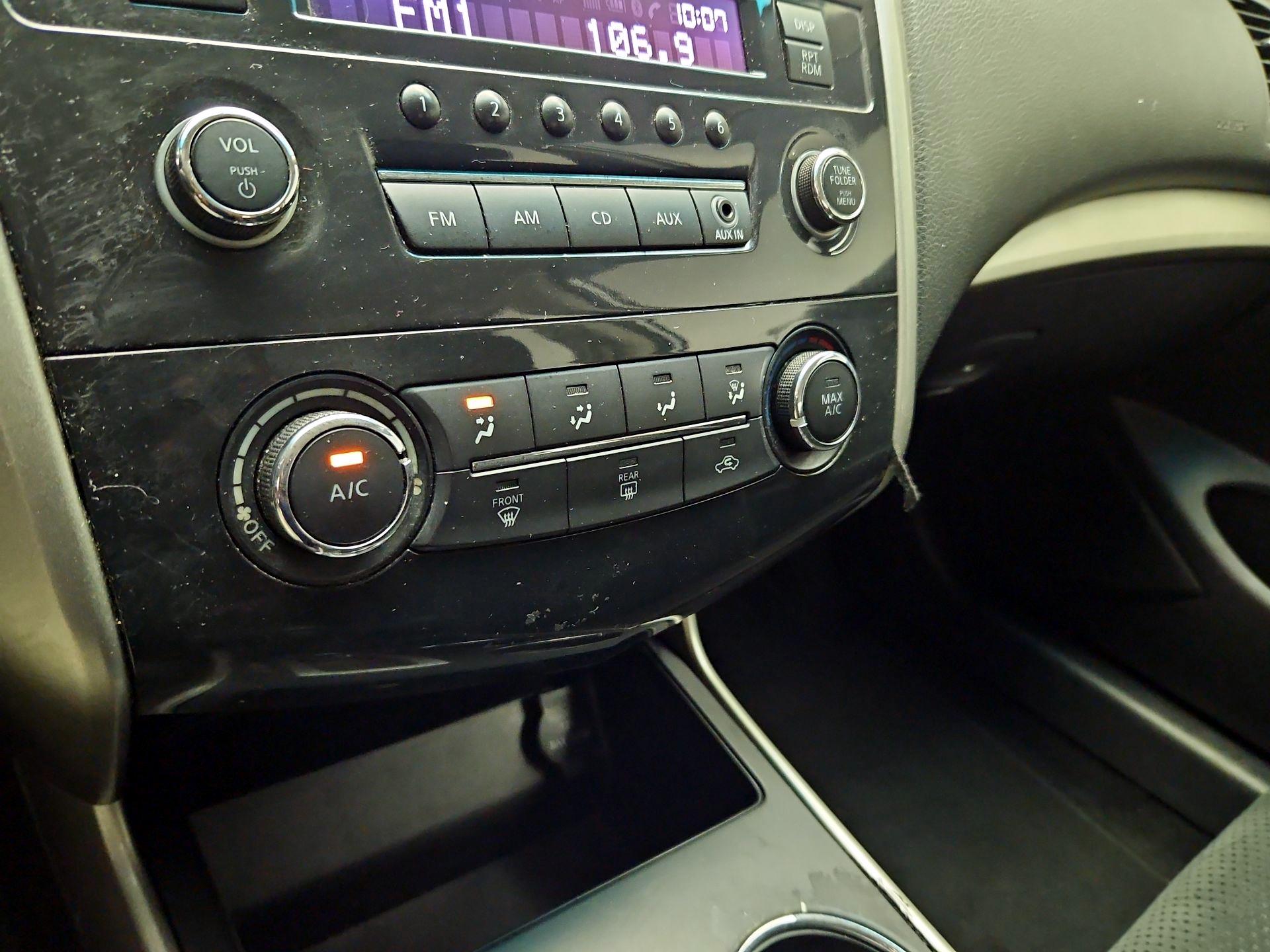 Thumbnail: 2015 Nissan Altima - 15