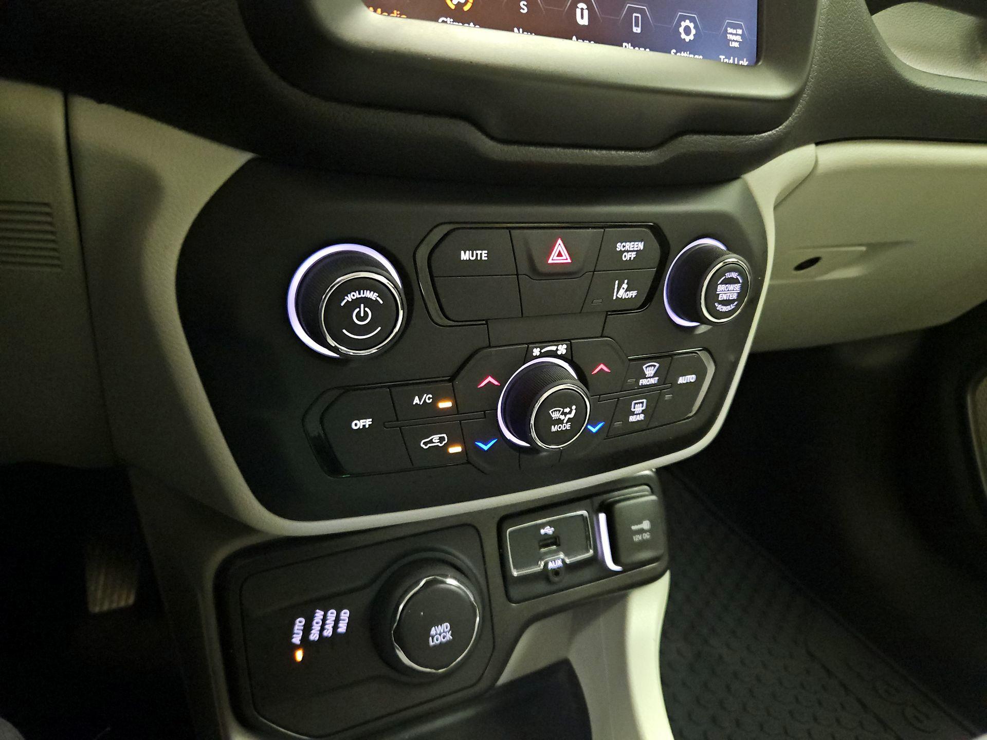 Thumbnail: 2022 Jeep Renegade - 15