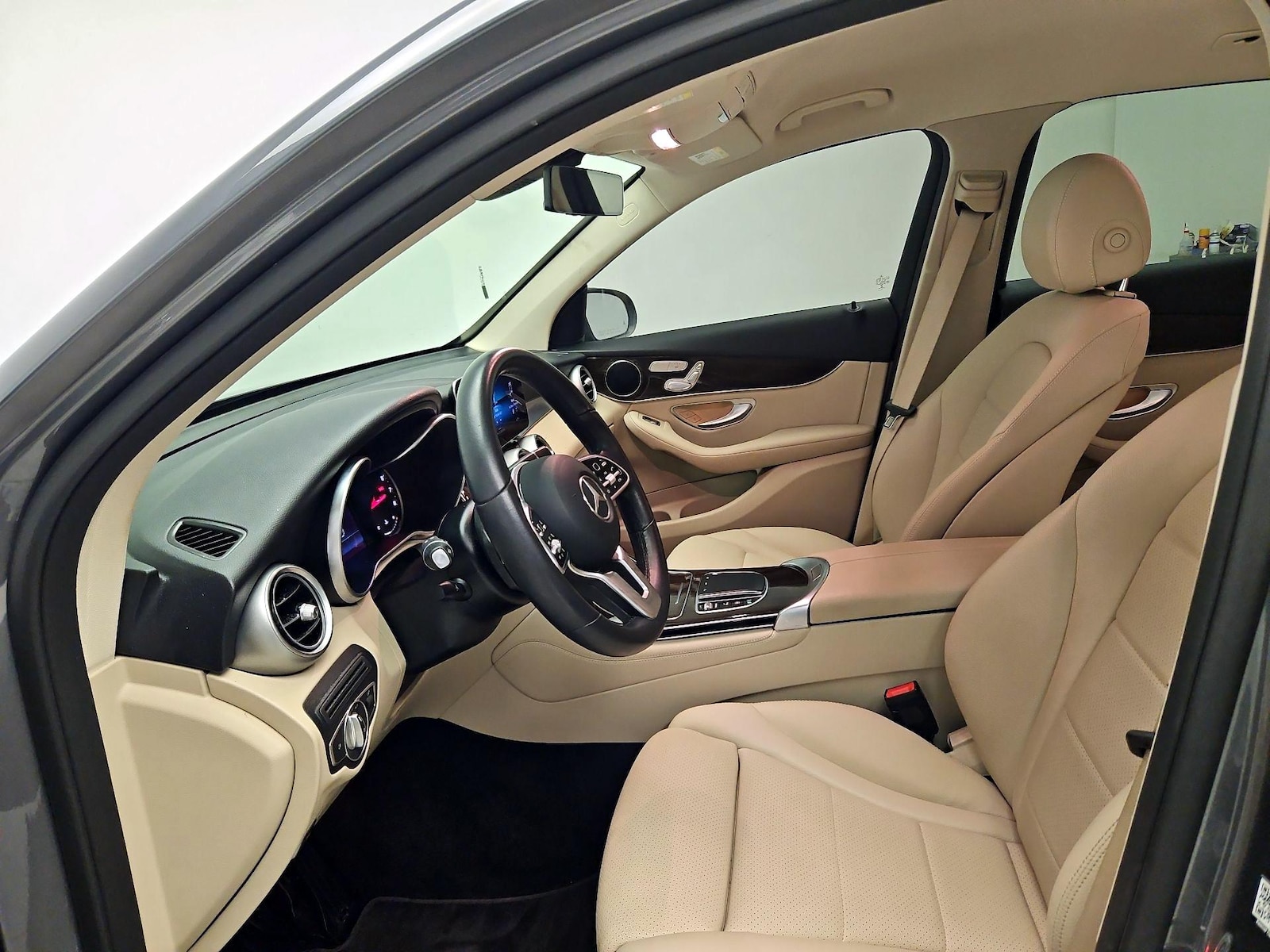 2021 Mercedes-Benz GLC GLC300 - Photo 12