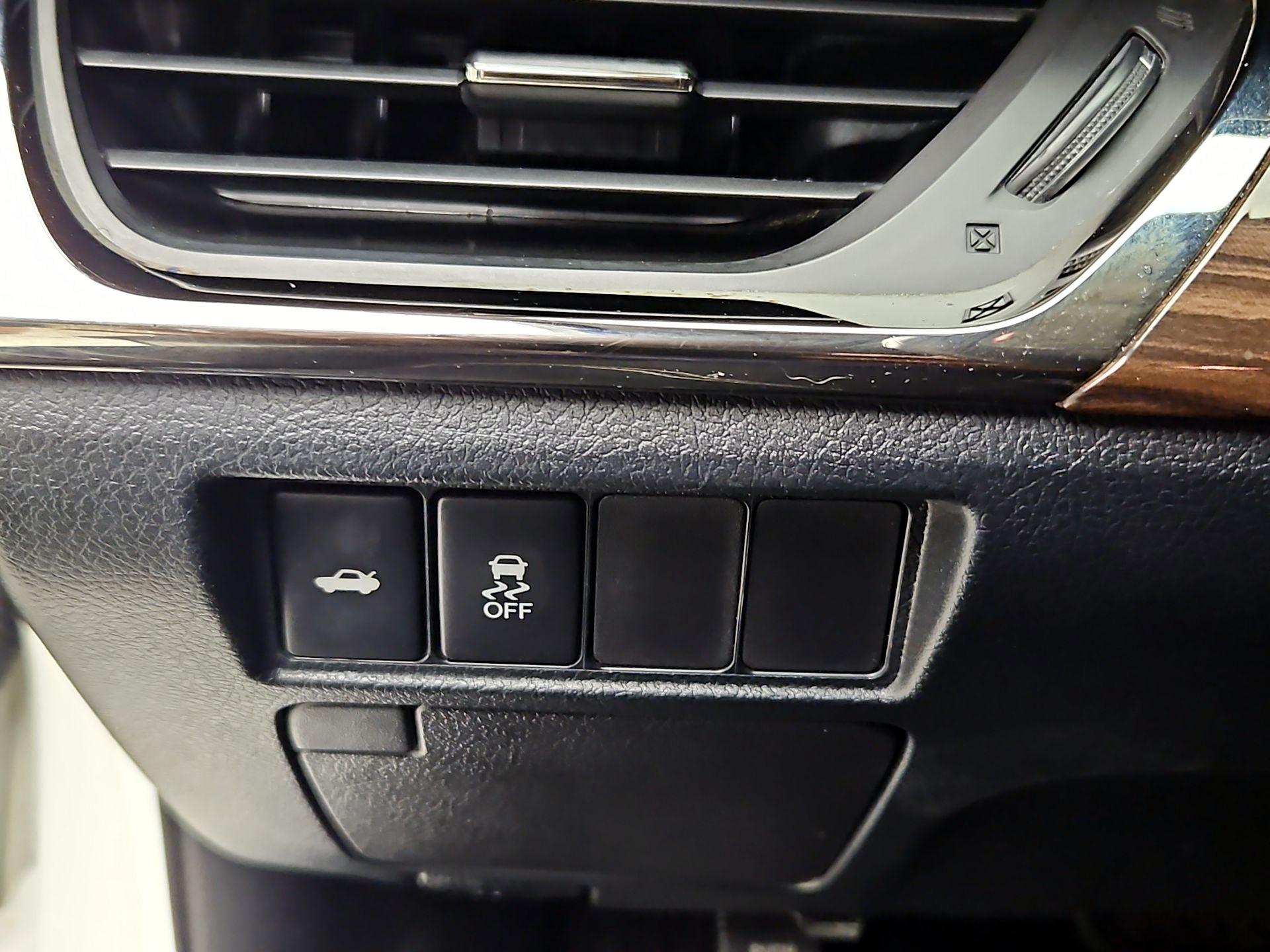 Thumbnail: 2015 Toyota Avalon - 13