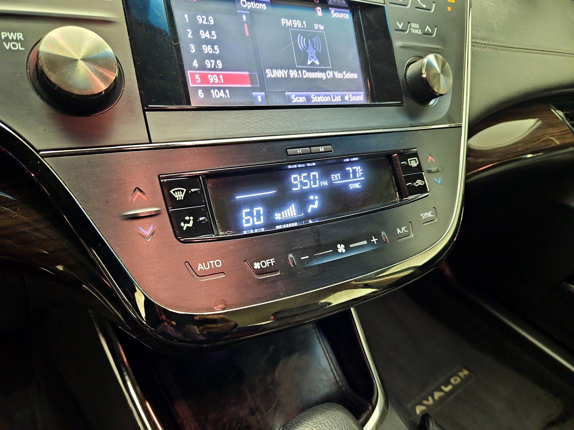Thumbnail: 2015 Toyota Avalon - 16