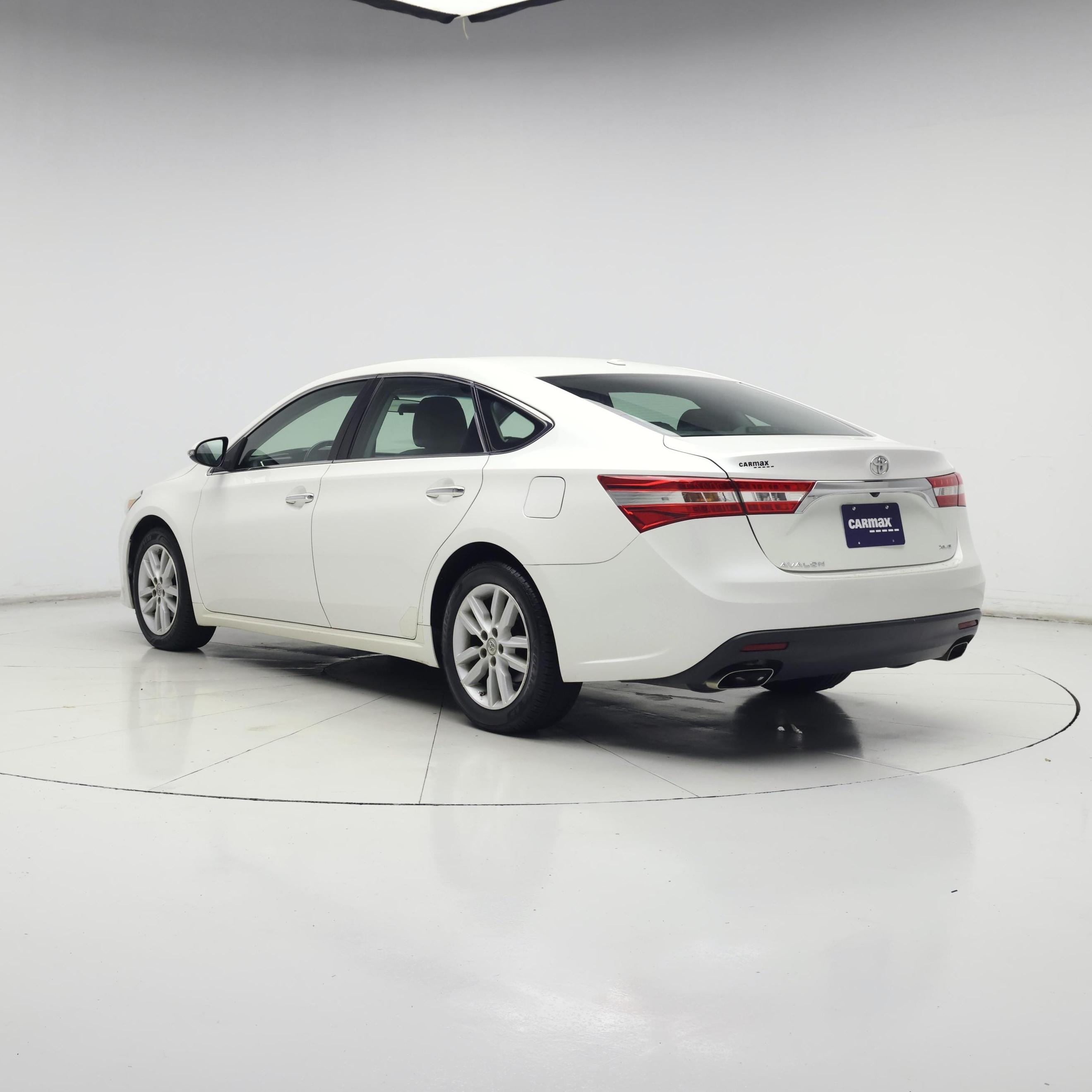 Thumbnail: 2015 Toyota Avalon - 2