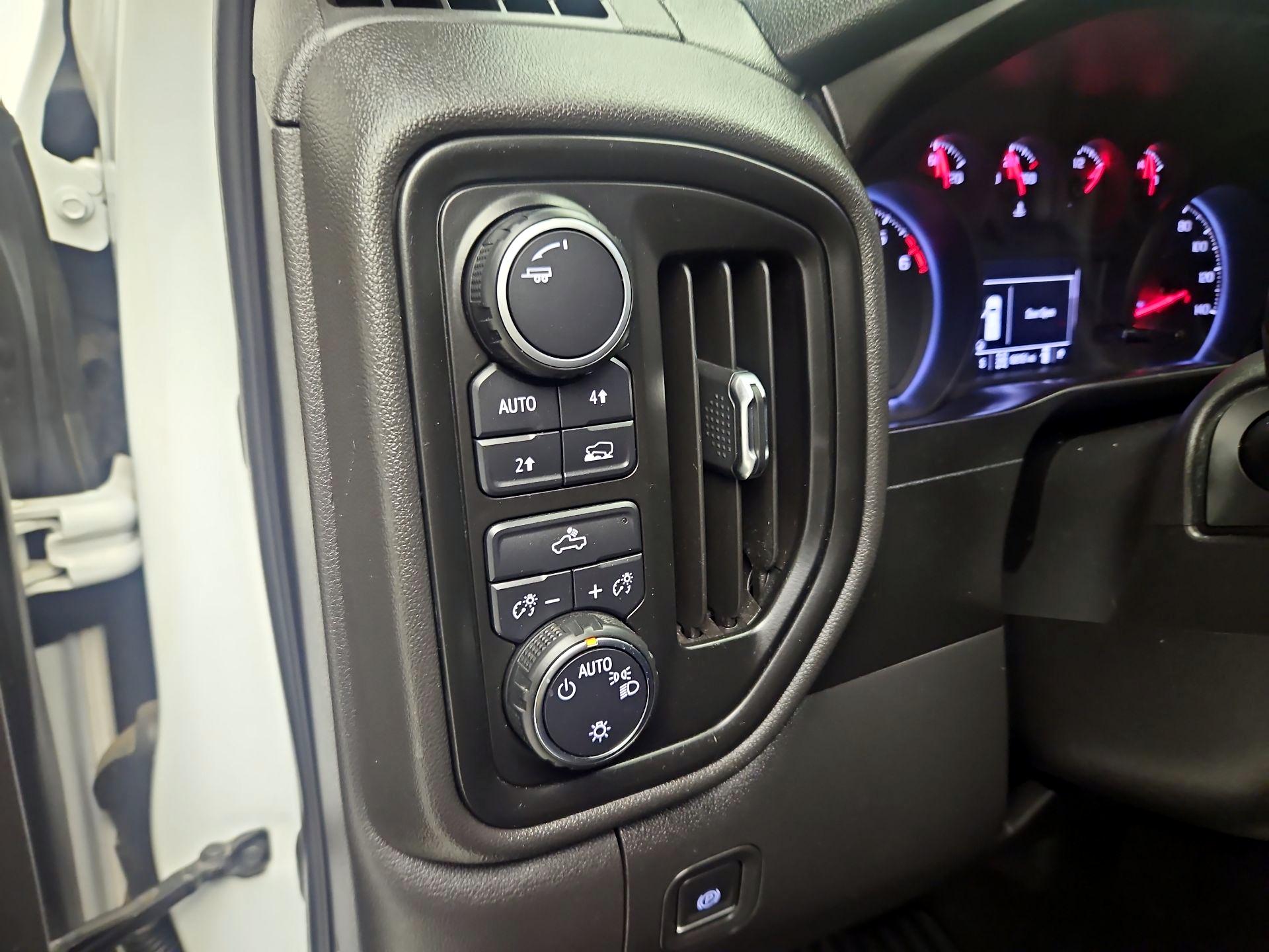 Thumbnail: 2019 Chevrolet Silverado 1500 - 13