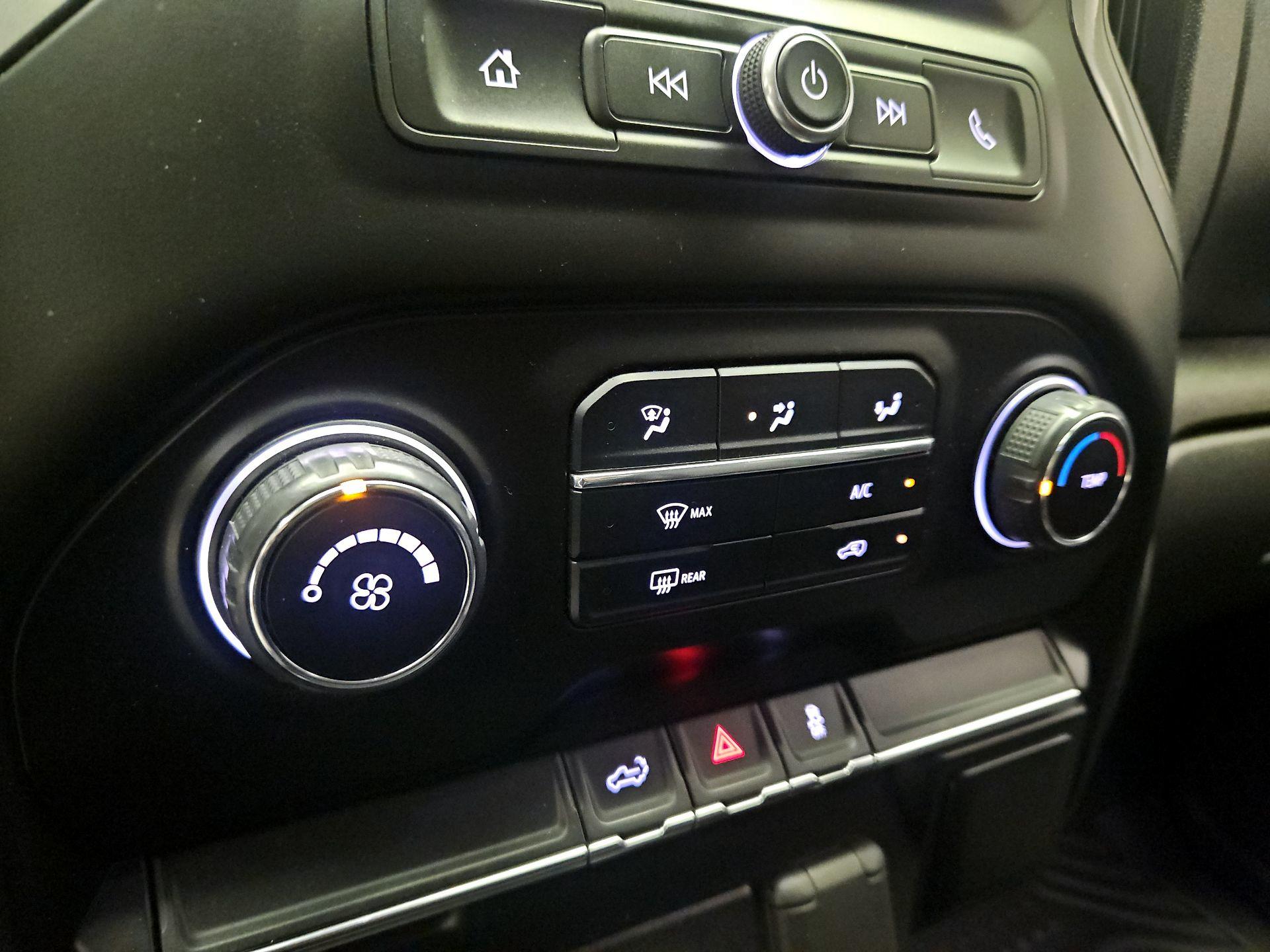 Thumbnail: 2019 Chevrolet Silverado 1500 - 16